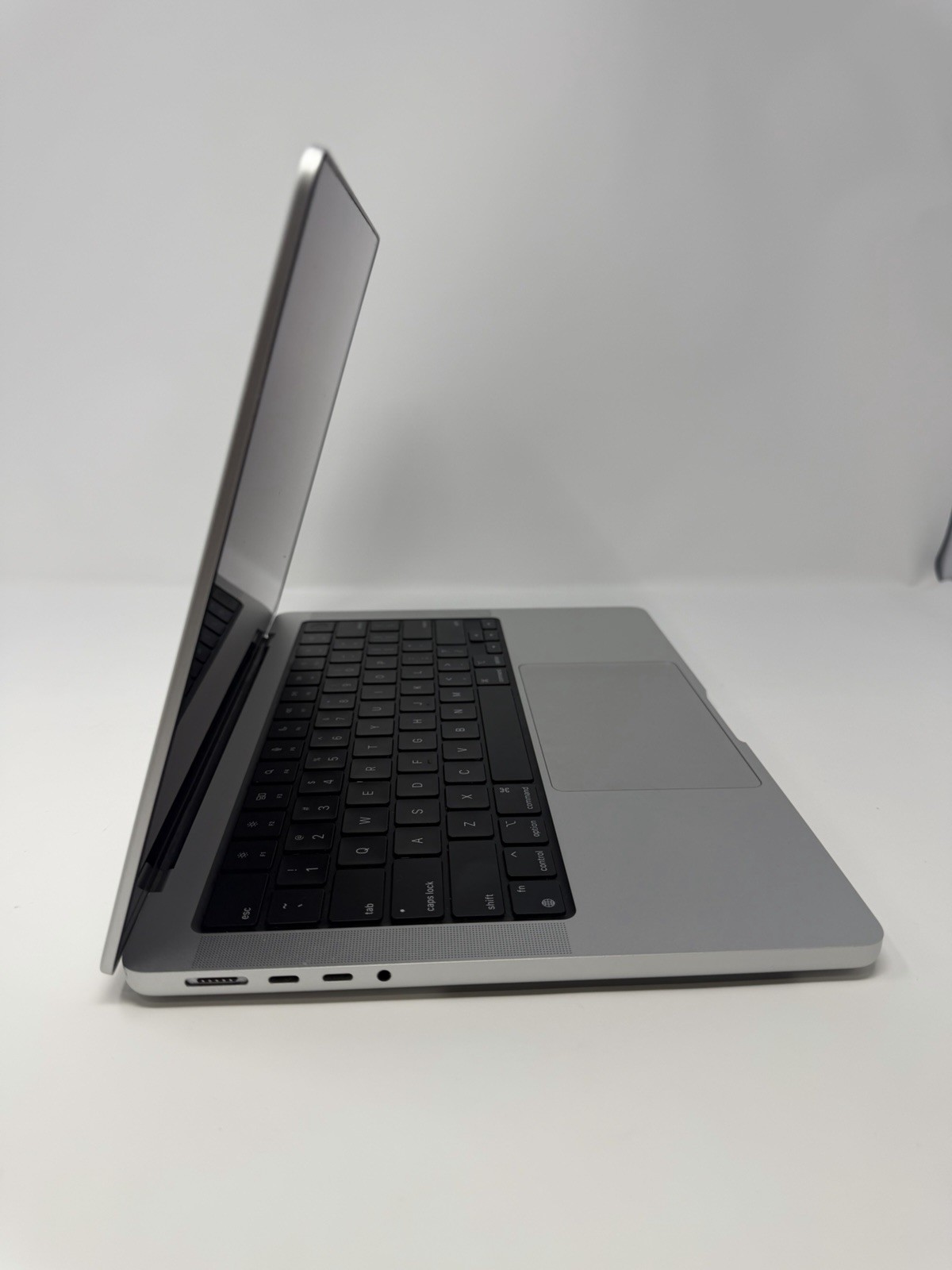Apple MacBook Pro (14-inch) [M4] (2024) M4 16GB RAM 512GB SSD – Parts – BAD LCD