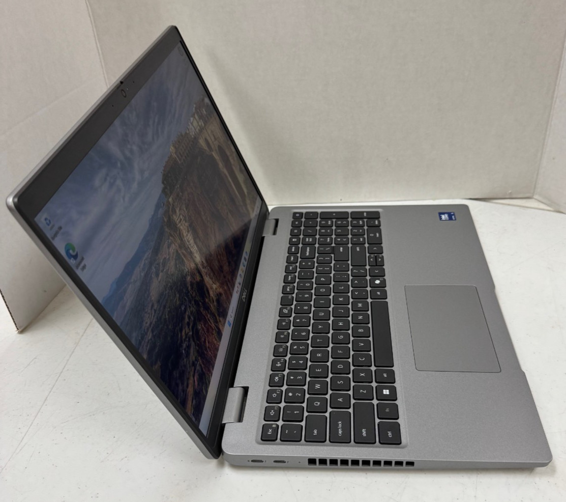 Dell Latitude 5550 Laptop – Ultra 7 165H 32GB 1TB 15.6″ – Dell Wty 9/29