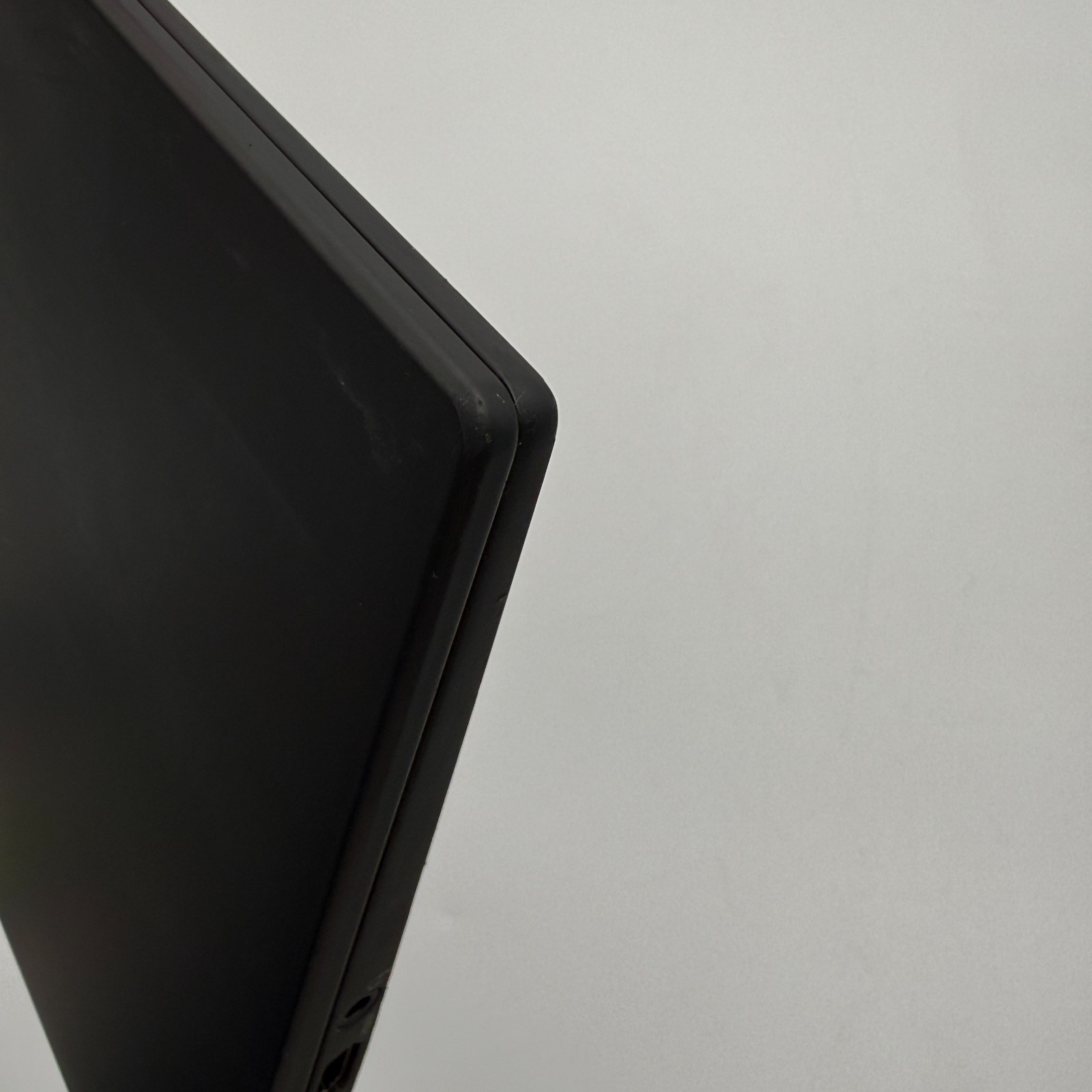 Lenovo ThinkPad X1 Carbon gen 8. i7 10510U 1.60GHz 16GB RAM 256GB SSD 14″ FHD