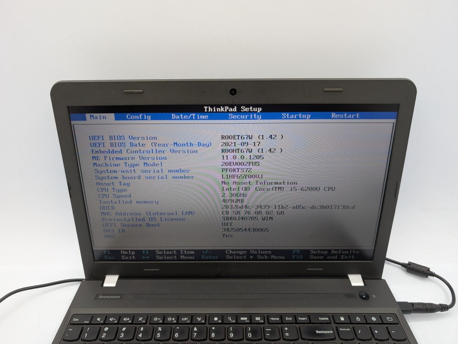 Lenovo ThinkPad E560 15.6″ Display Intel Core i5-6200U 2.30 GHz 4GB RAM Laptop