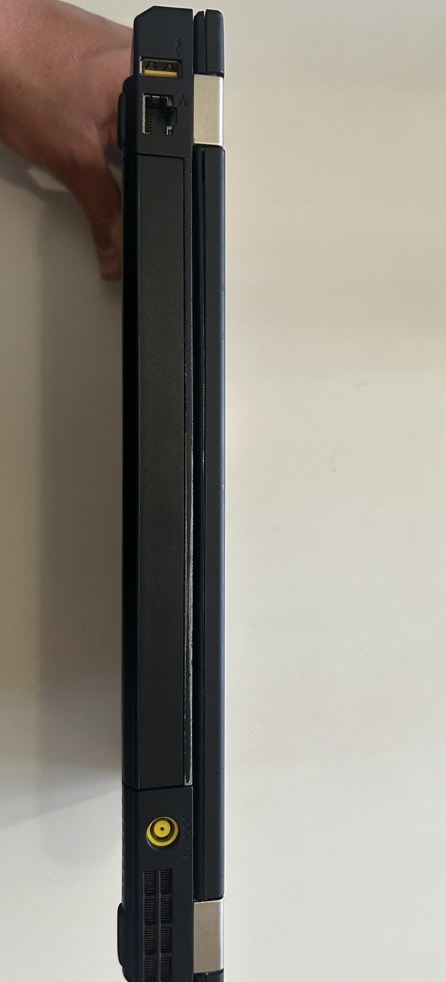 LENOVO THINKPAD T430 + DOCKING STATION INTEL CORE i5-3320M 8 GB RAM No HDD No OS