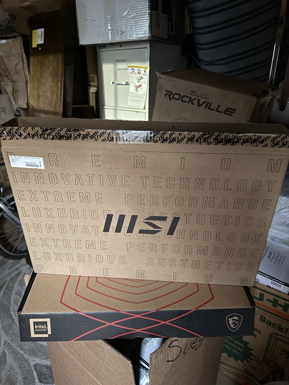 MSI Vector 16 HX – 16″ QHD+ 240Hz, Ultra 9 275HX, RTX 5080, 32GB RAM, 3TB SSD