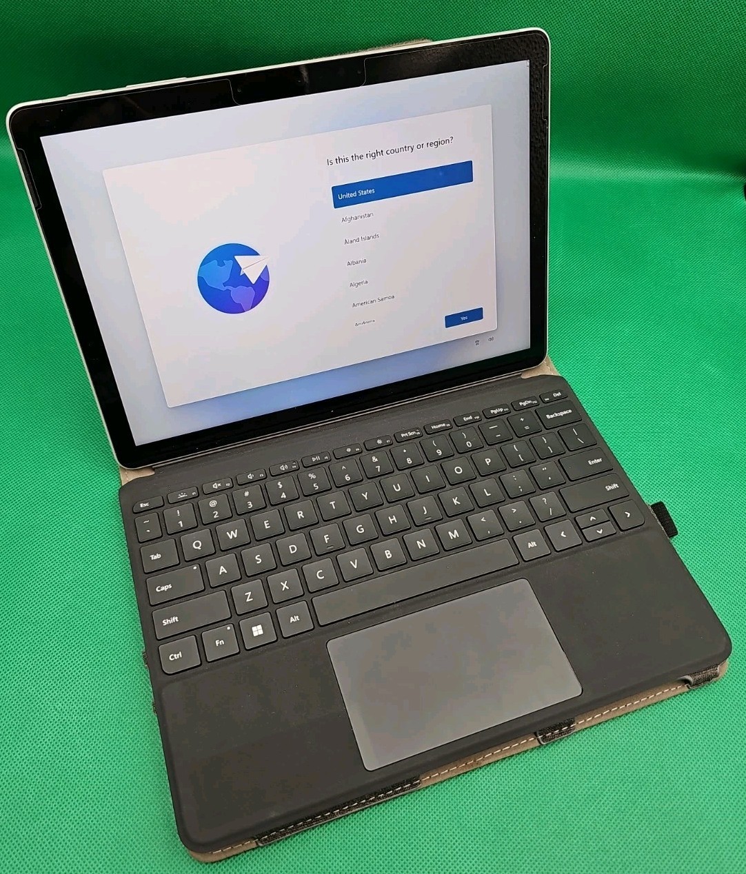 Microsoft Surface Go 3 10.5″ Intel Pentium Gold 6500 128GB SSD 8GB RAM Intel UHD