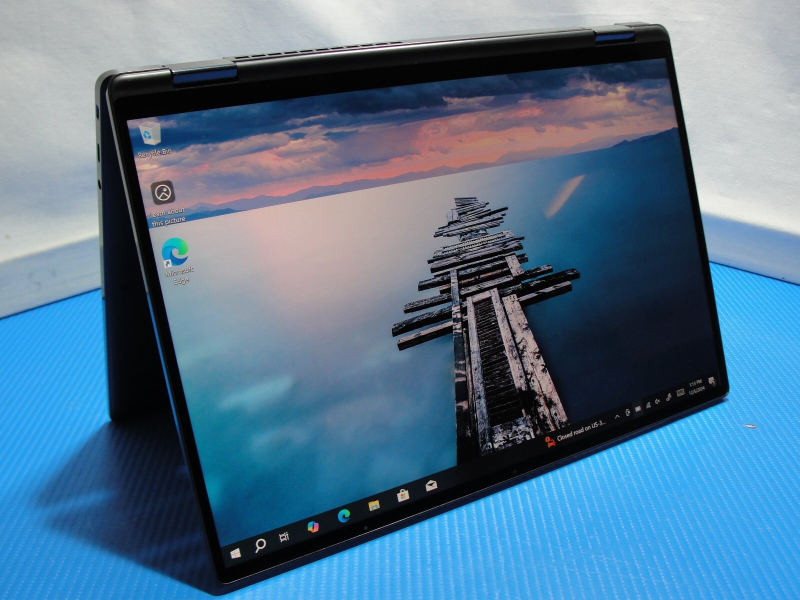 Dell Latitude 9330 2n1 13.3” WQXGA Intel Core i5-1240U 1.1GHz 16GB 256GB SSD