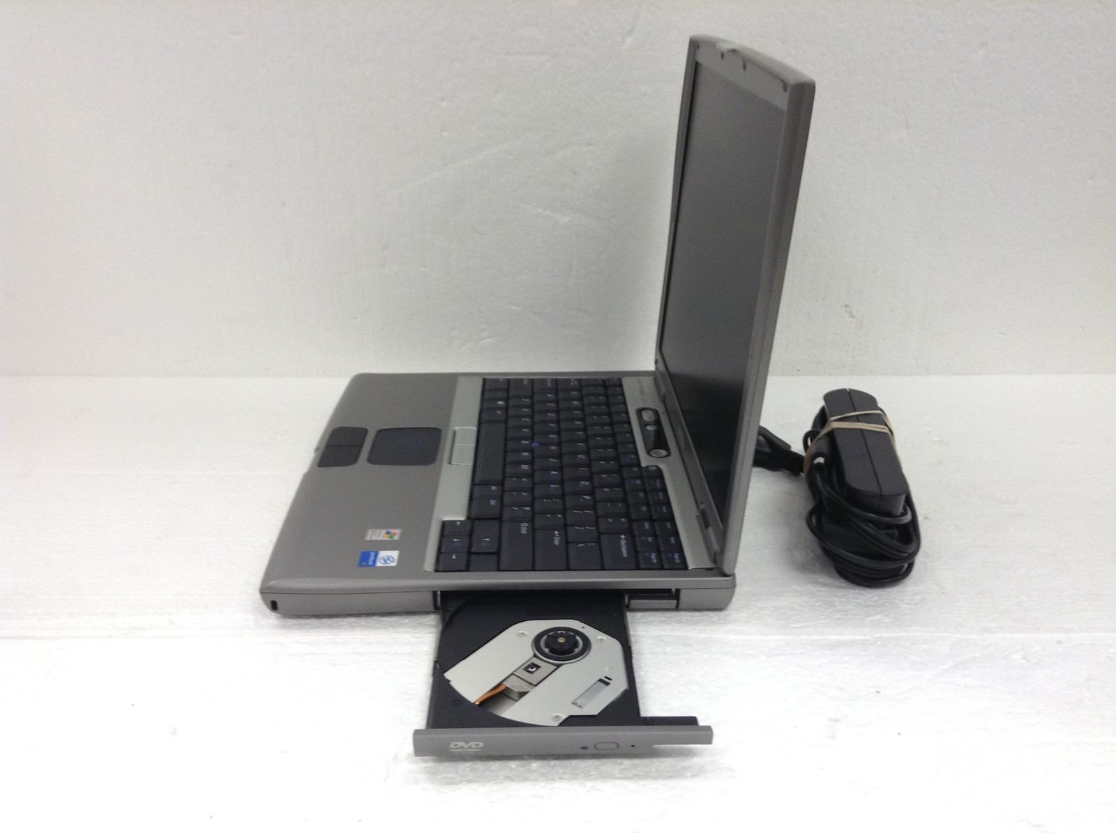 Dell Latitude D600 Pentium M 1.60GHz Laptop 14″ w/512MB, DVD, Ac Adapter, No HDD