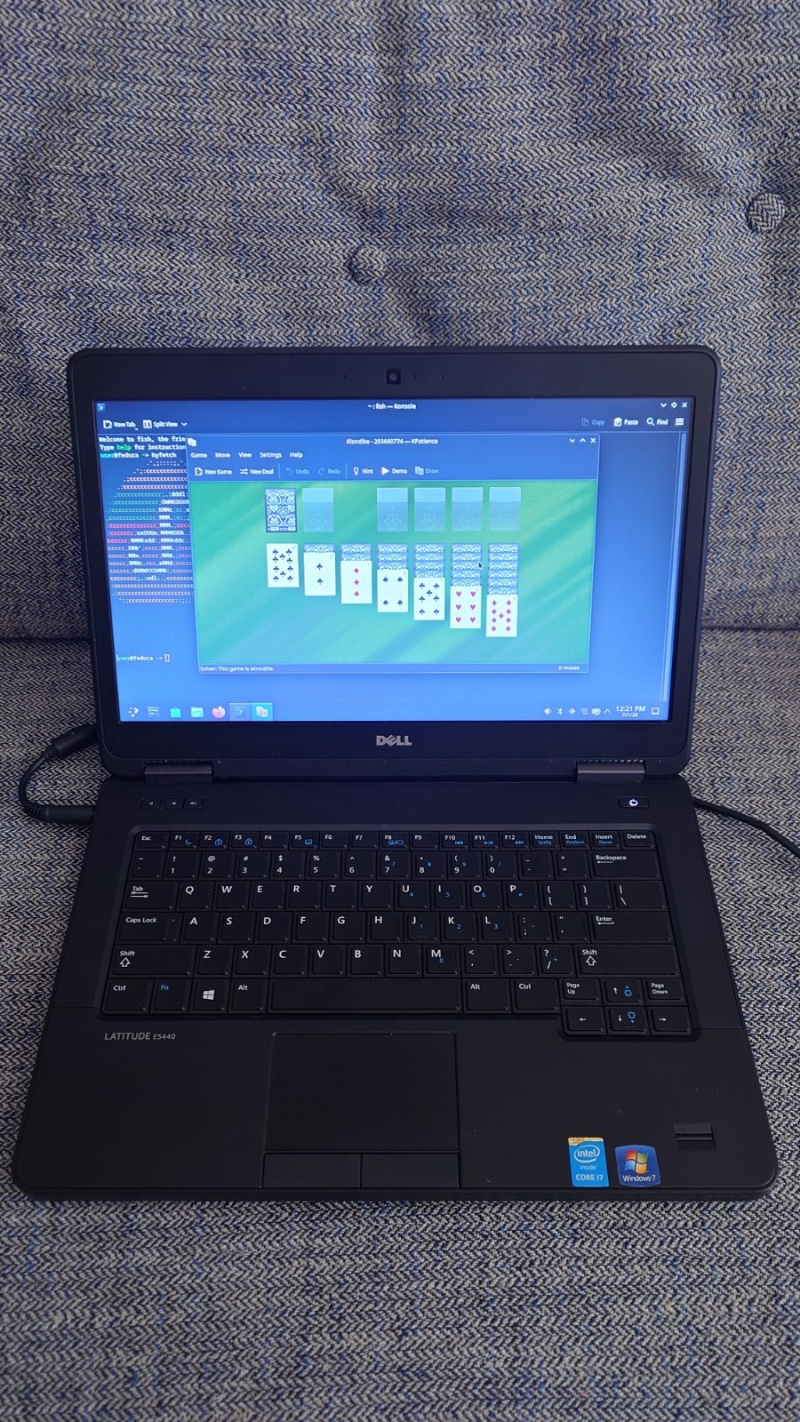 Dell Latitude E5540: I7-4600U, 8GB Ram, 320GB HDD, Fedora Linux