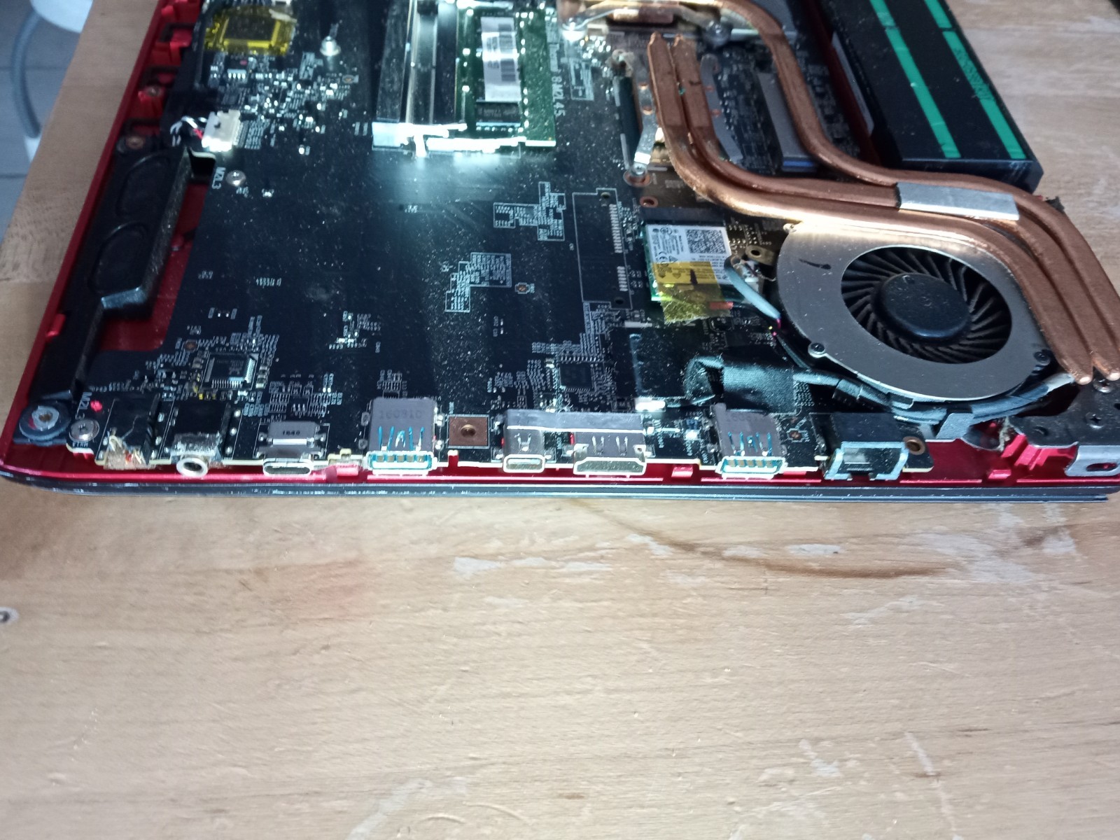 MSI GS65 Stealth Thin MS-16 jb-15.6″ i7-8 Gaming Laptop(Parts/Repair)