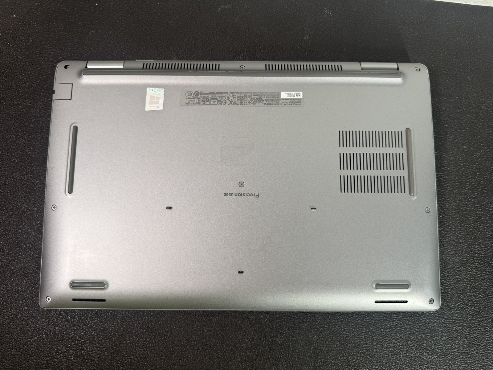 Dell Precision 3560 15.6″ i7-1185G7 3.0GHz 32GB NO SSD NVIDIA Quadro T500 – READ
