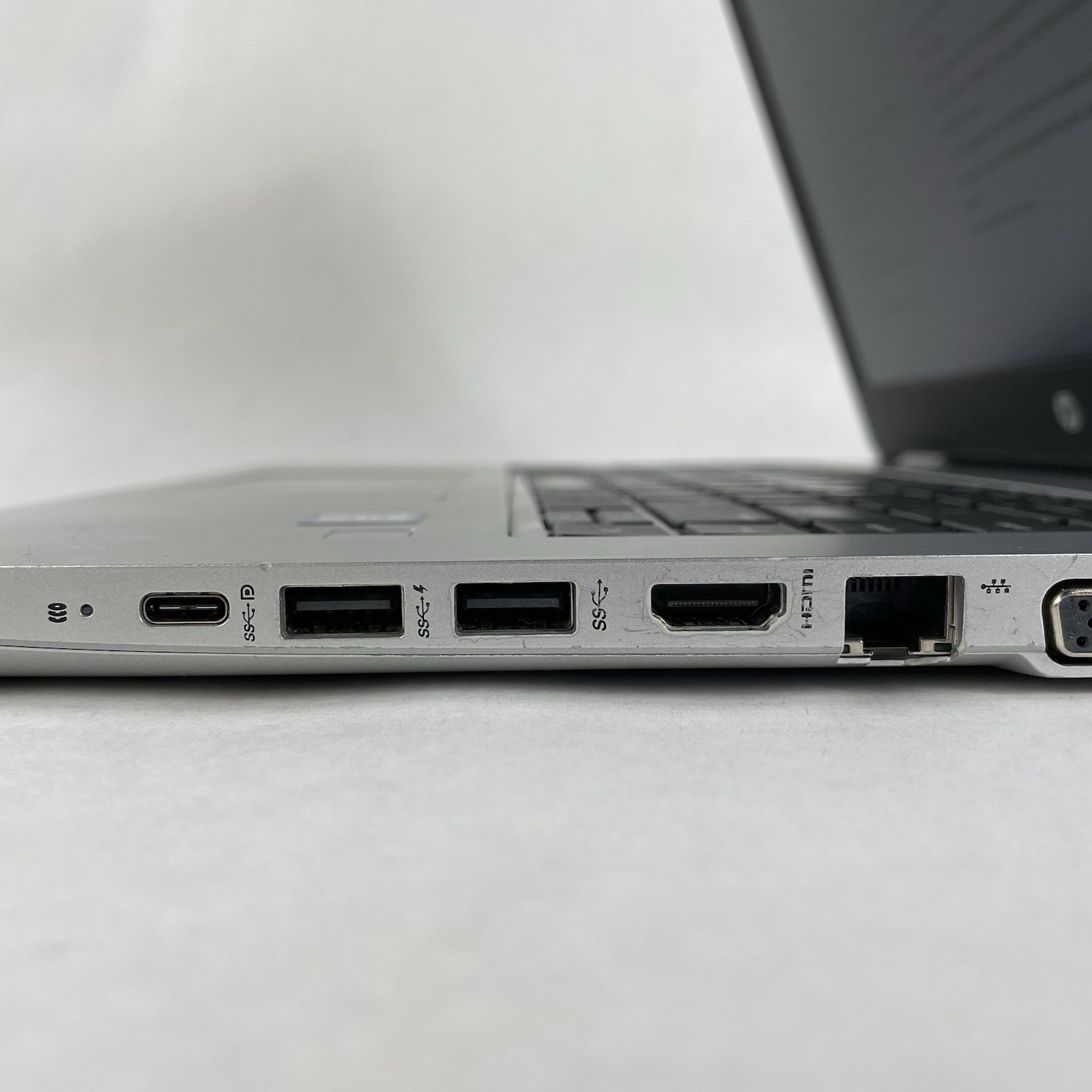 HP ProBook 640 G5 14″ i5-8265U 1.60 GHz 8 GB RAM No SSD No OS – No Camera Cover