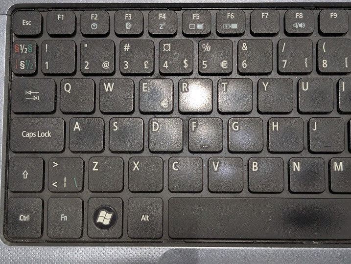 Acer Aspire 5738z – Not Tested, No RAM/HDD, Signs of Use