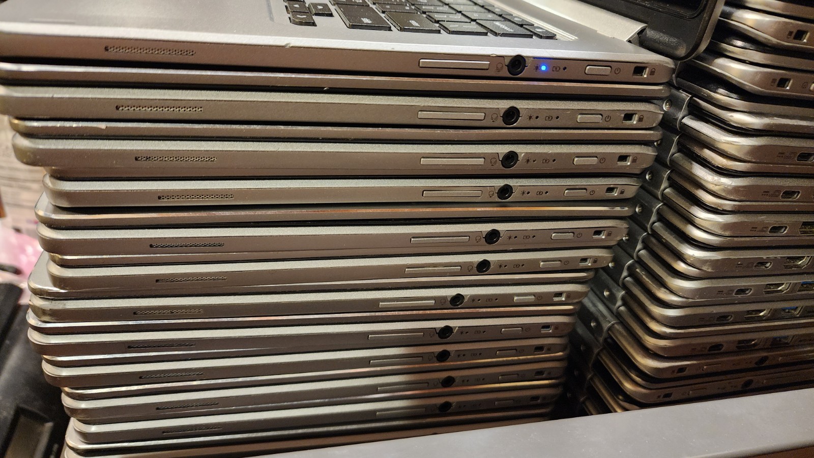 10x Lot 2-in-1 FHD Touch Acer R13 Convertible ChromeBook 13.3″ FHD 4GB 32GB SSD