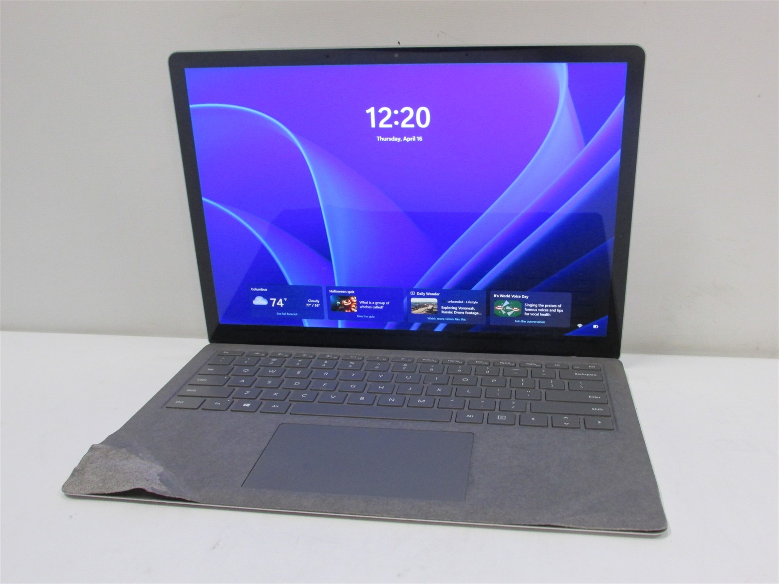 Microsoft Surface Laptop 3 1867 i7-1065G7 1.3GHz 16GB 256GB 13.5″ Win11 Home DMG