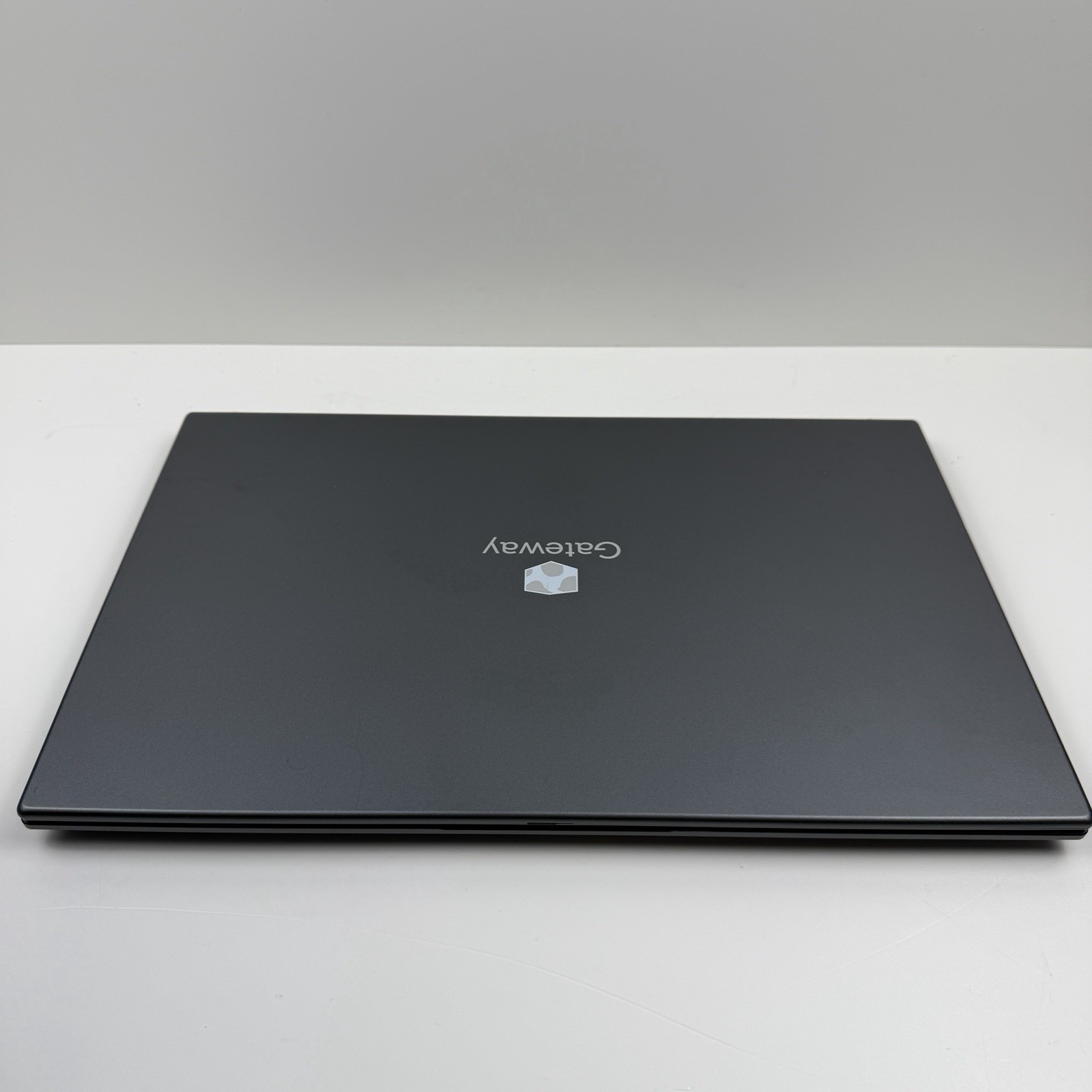 Gateway Laptop GWTN156-11BK 15.6″ Silver N5030 1.1GHz 4GB RAM 128GB SSD