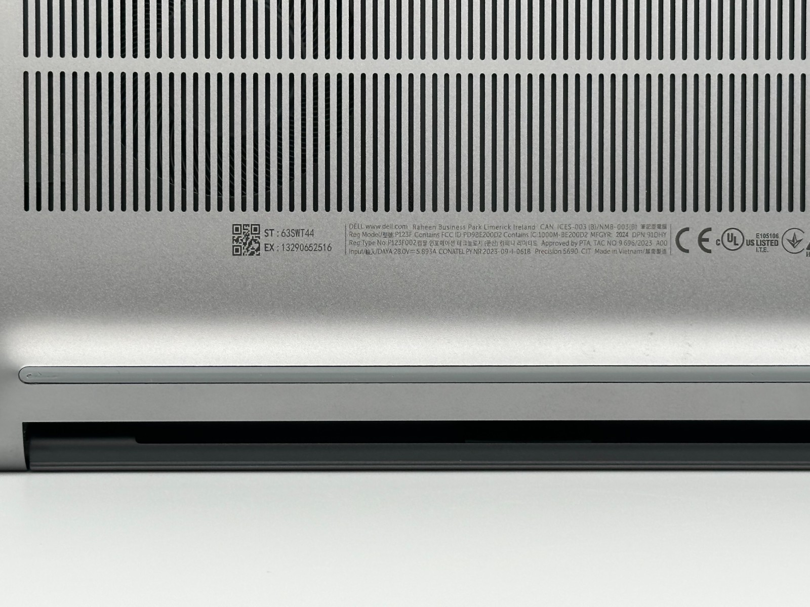 Dell Precision 5690 16 FHD+ 3.8GHz Ultra 7 165H 32GB 1TB SSD RTX 2000 Ada