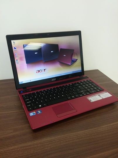 Red/Maroon Medium Sized Gateway Computer, Good Condition + Charger, Unlocked.