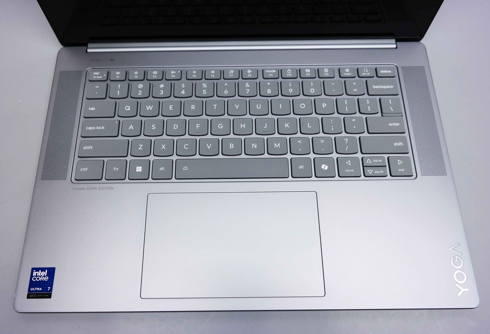 Lenovo Yoga Slim 7i Aura 15.3″ Core Ultra 7 256V 16GB 1TB SSD
