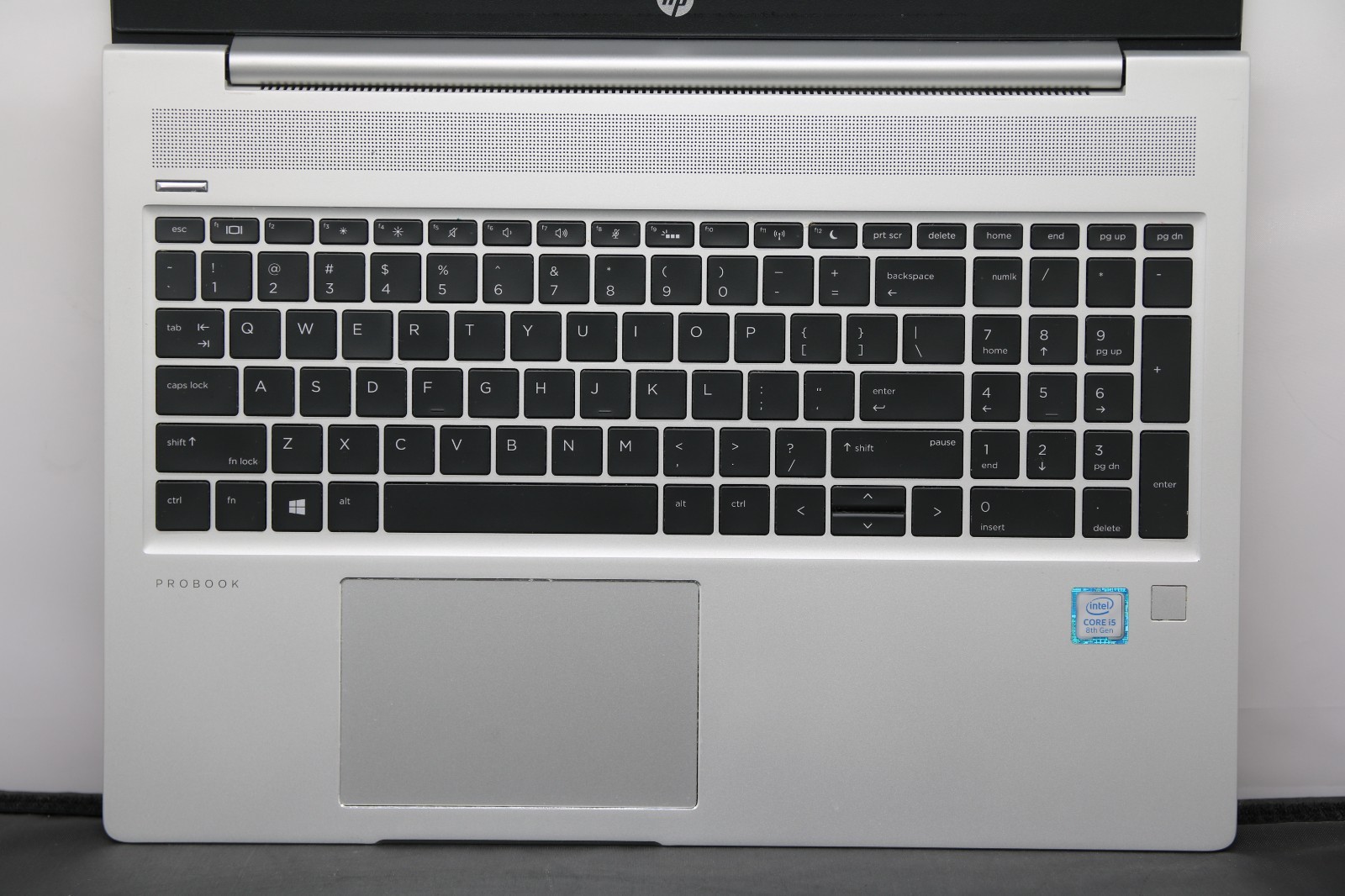 HP ProBook 450 G6 15.6″ – i5-8265U – 8GB, 256GB, Win 11 +USB-C Adapter *Bad Keys