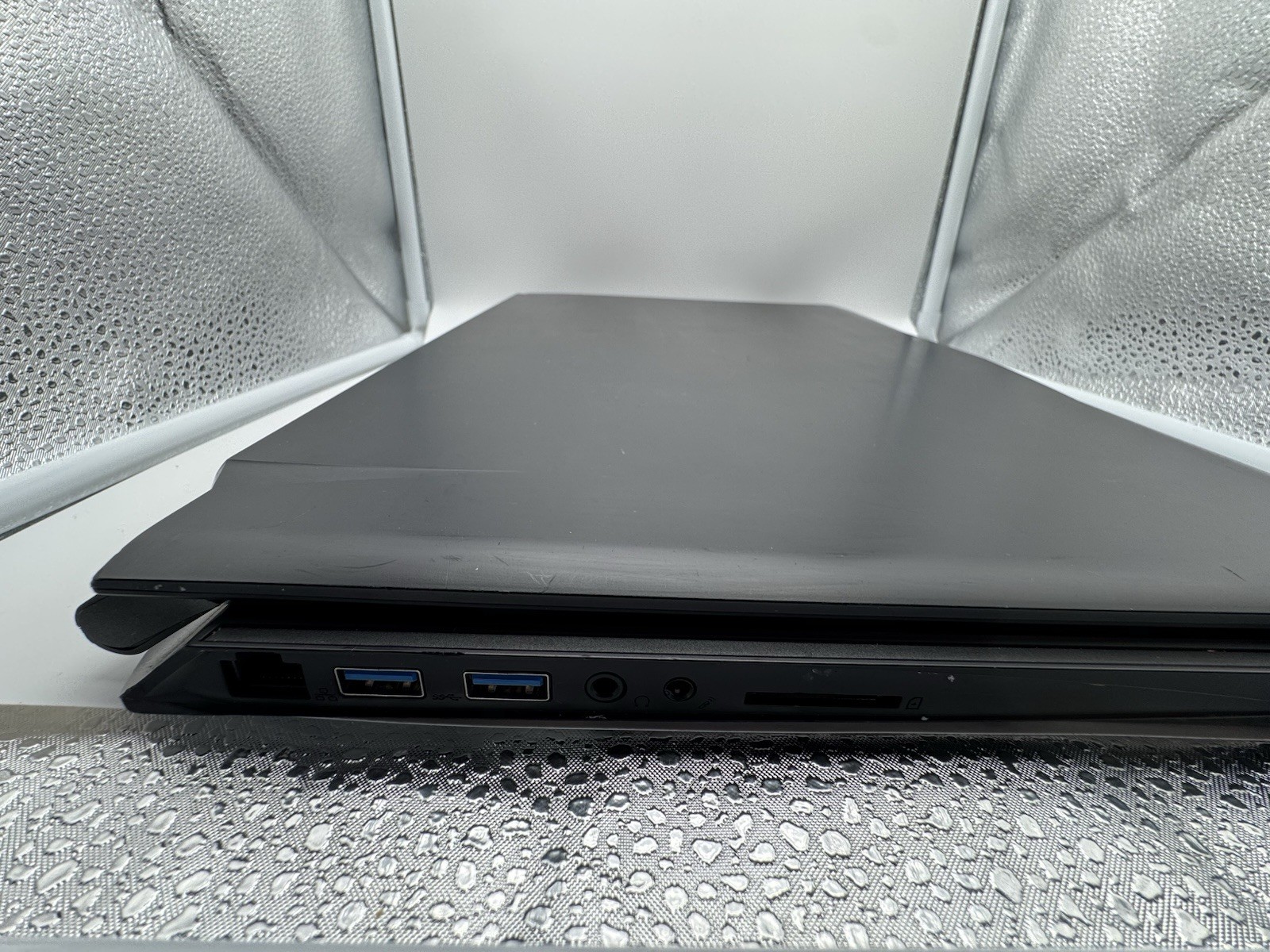 *NO POWER* GIGABYTE P56 LAPTOP i7 7700HQ 32GB DDR4 NVIDIA GTX 1070 FOR PARTS