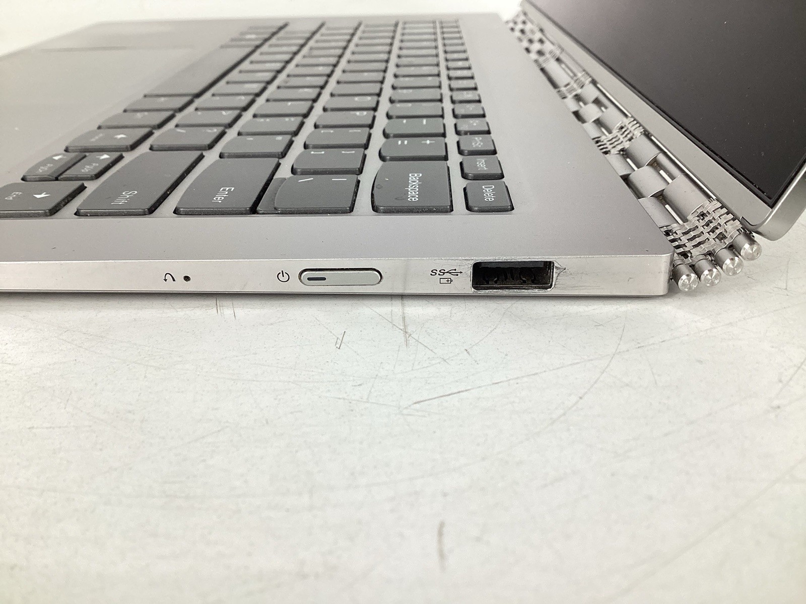 Lenovo Yoga 920 13.9 Silver Touch (i7-8550U 1.80GHz 16GB 512GB NVMe No OS/BATT)