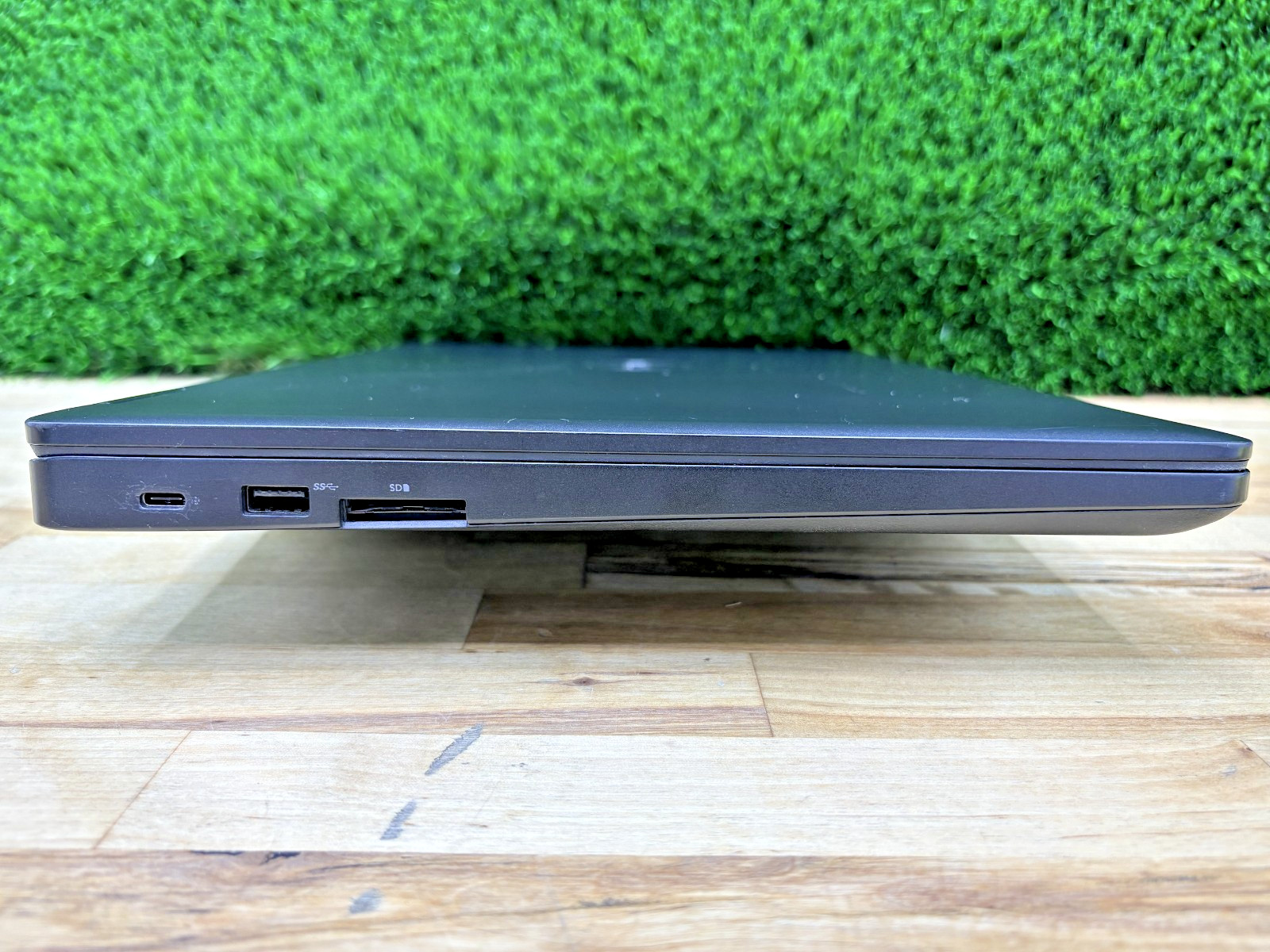 Dell Latitude 5590 Intel i5-8th Gen 1.60GHz 16GB RAM 256GB SSD Windows 11 Pro*