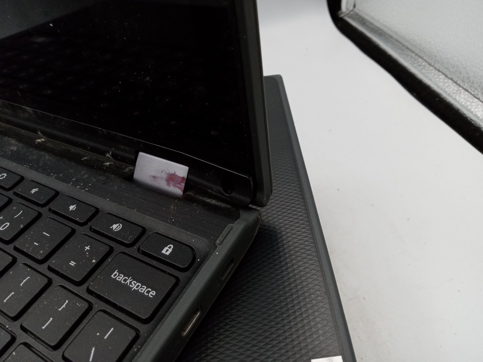 Lot of 9 – Lenovo 300e 11.6″ 2in1 Chromebooks – FOR PARTS – VARIOUS ISSUES -RR