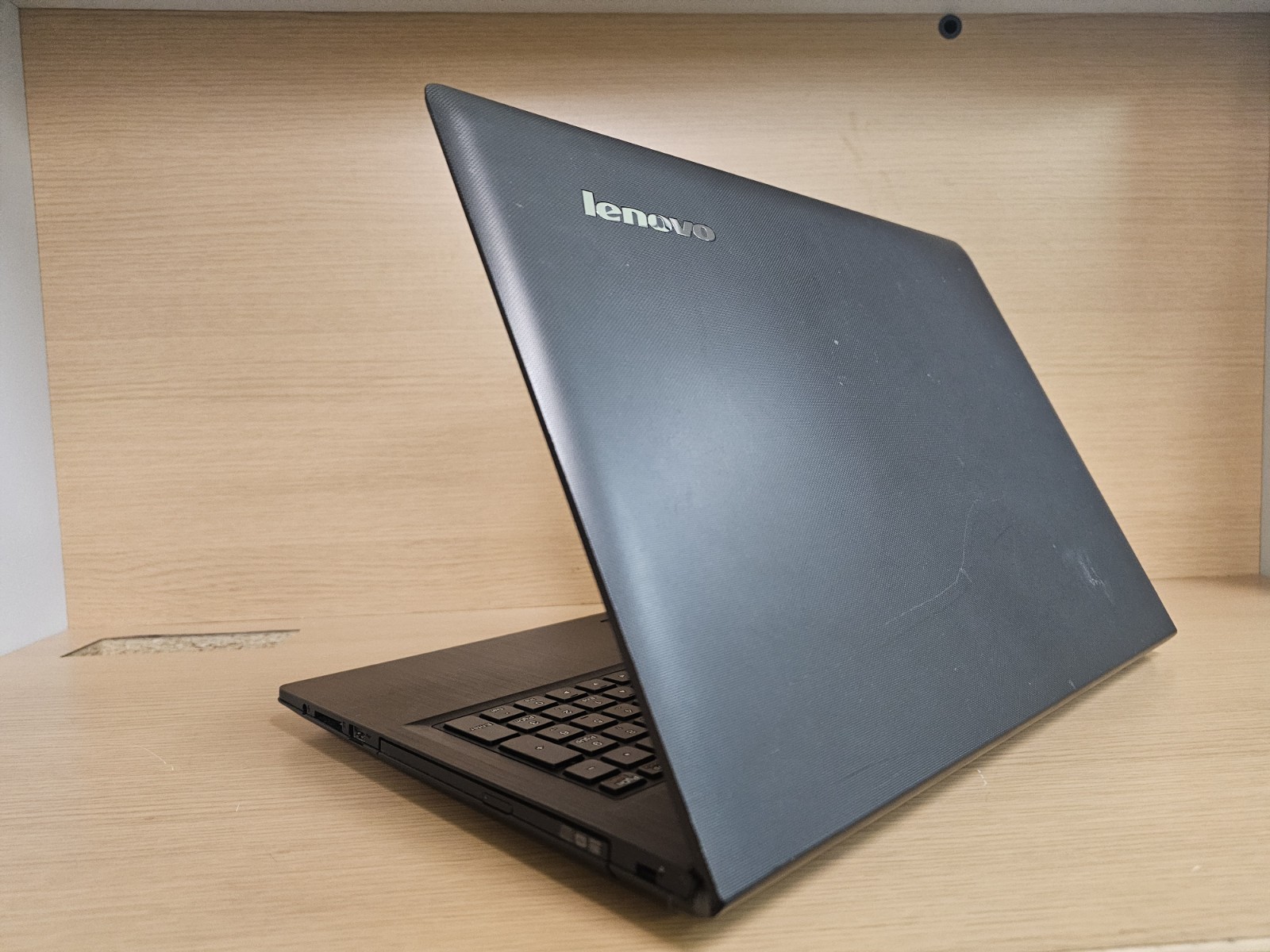 Lenovo G50-80 Laptop Intel Core i3 4GB RAM 1TB HDD, Bad Battery