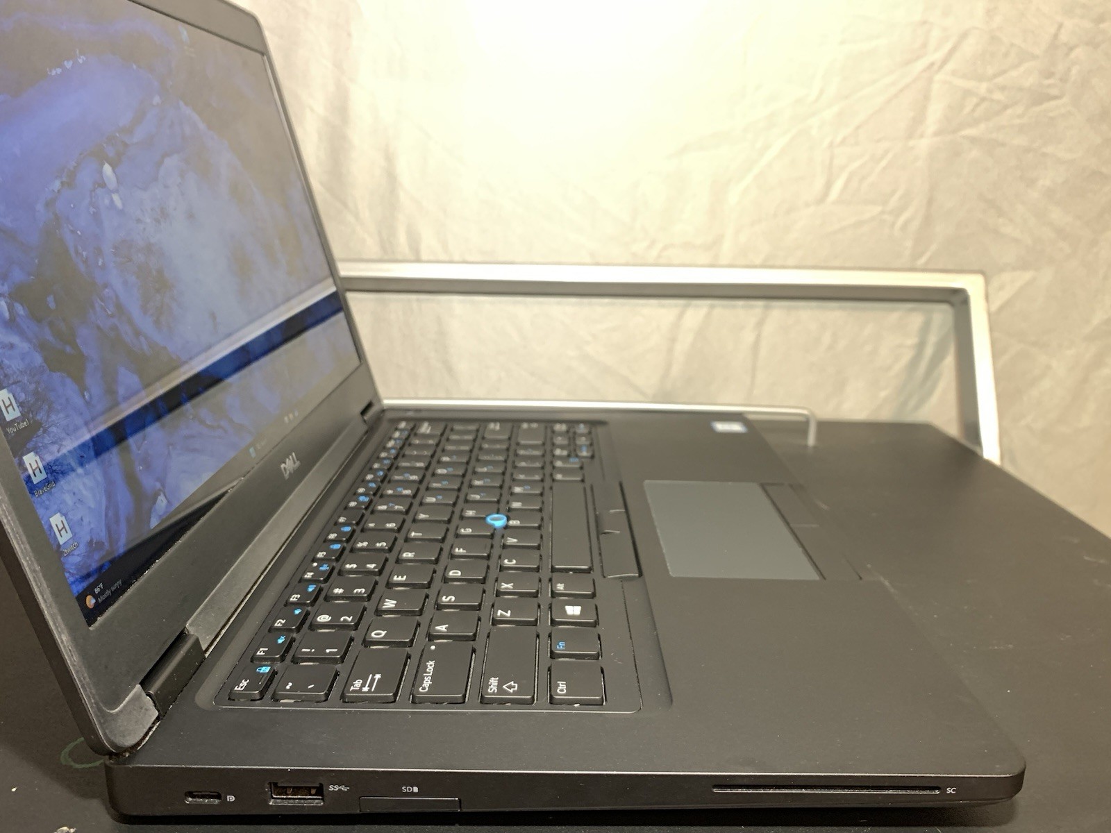Dell Latitude 5490 i5-8350U 16GB 256GB SSD Win11 14in FHD Touchscreen Black
