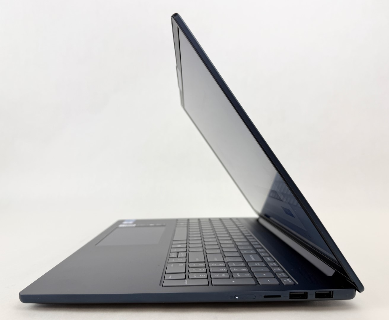 IdeaPad Slim 5 16IRH10R 16″ 1920×1200 Touch Core 7 240H 16GB 1TB SSD W11H