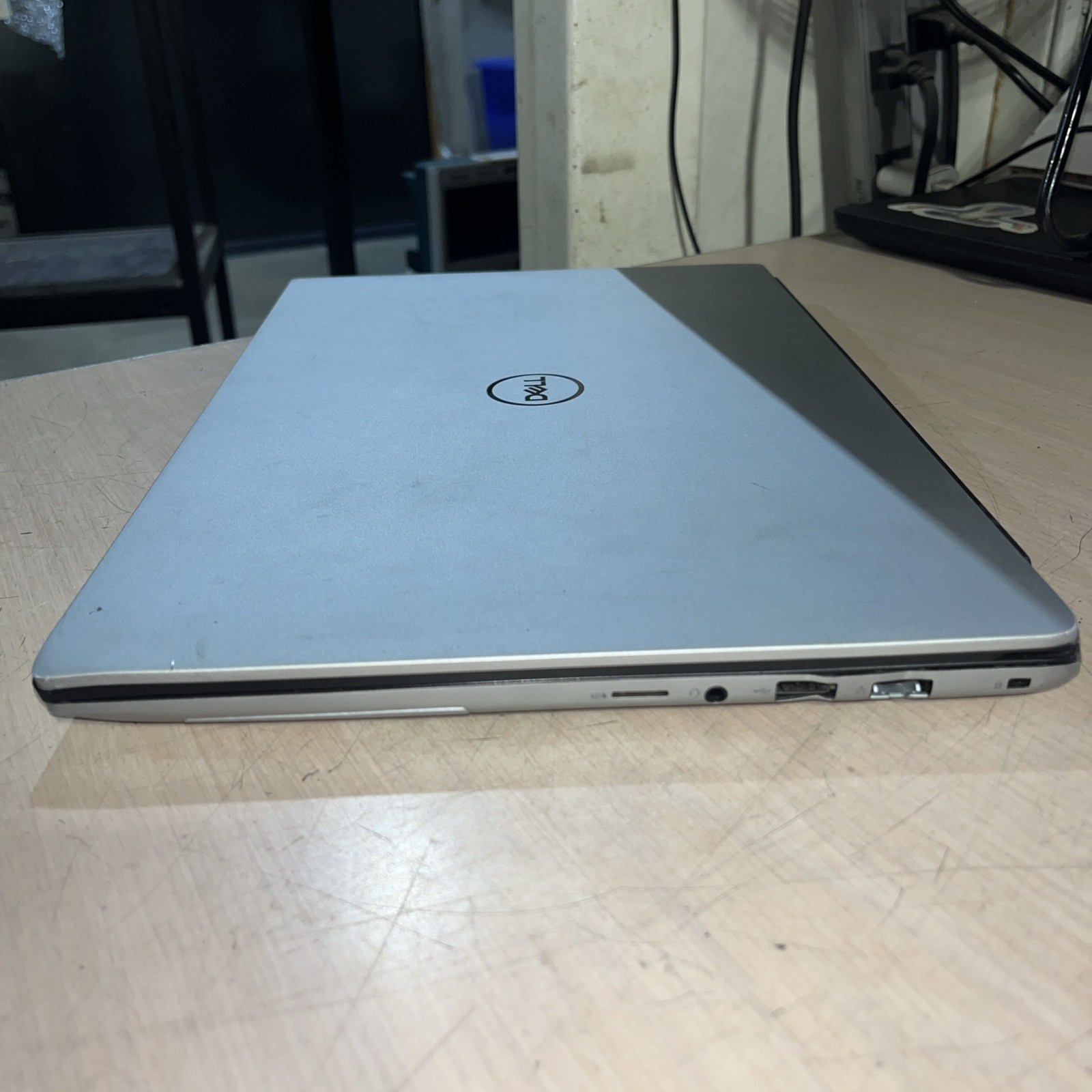 DELL VOSTRO 5590 INTEL CORE I5 10TH GEN 8GB RAM NO HD