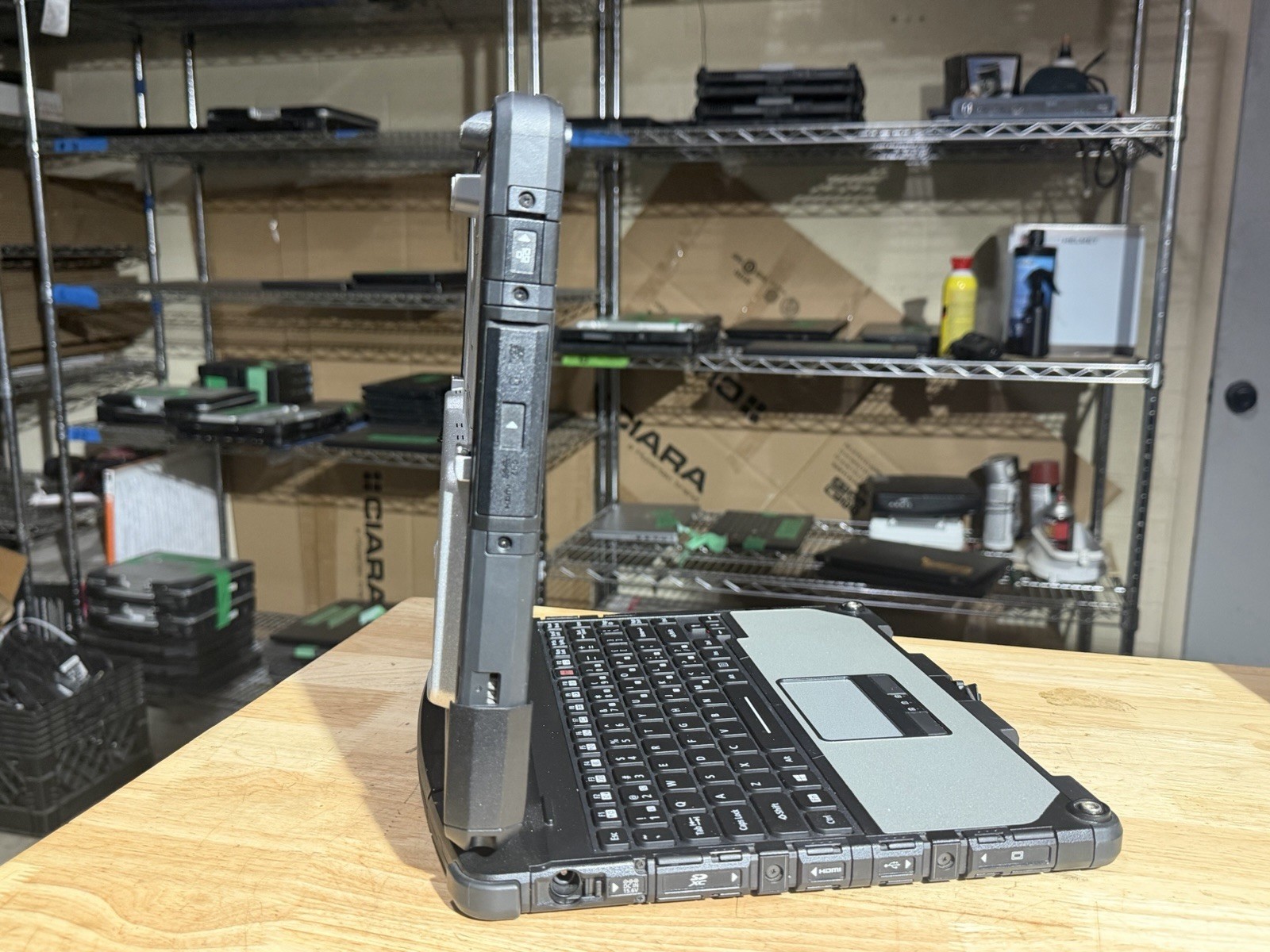 Panasonic ToughBook CF-33 i5-6300U 8GB Ram 256 SSD Win11 Pro. Touchscreen