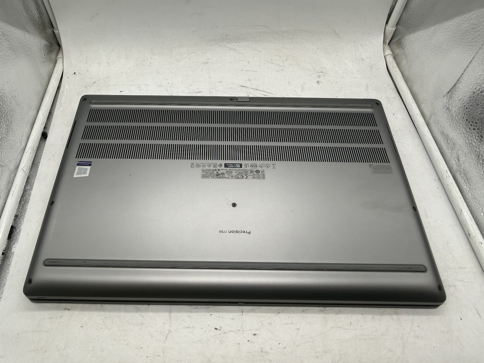 Dell Precision 7750 I7-10850H Nvidia Quadro T1000, No SSD Bios LOCK