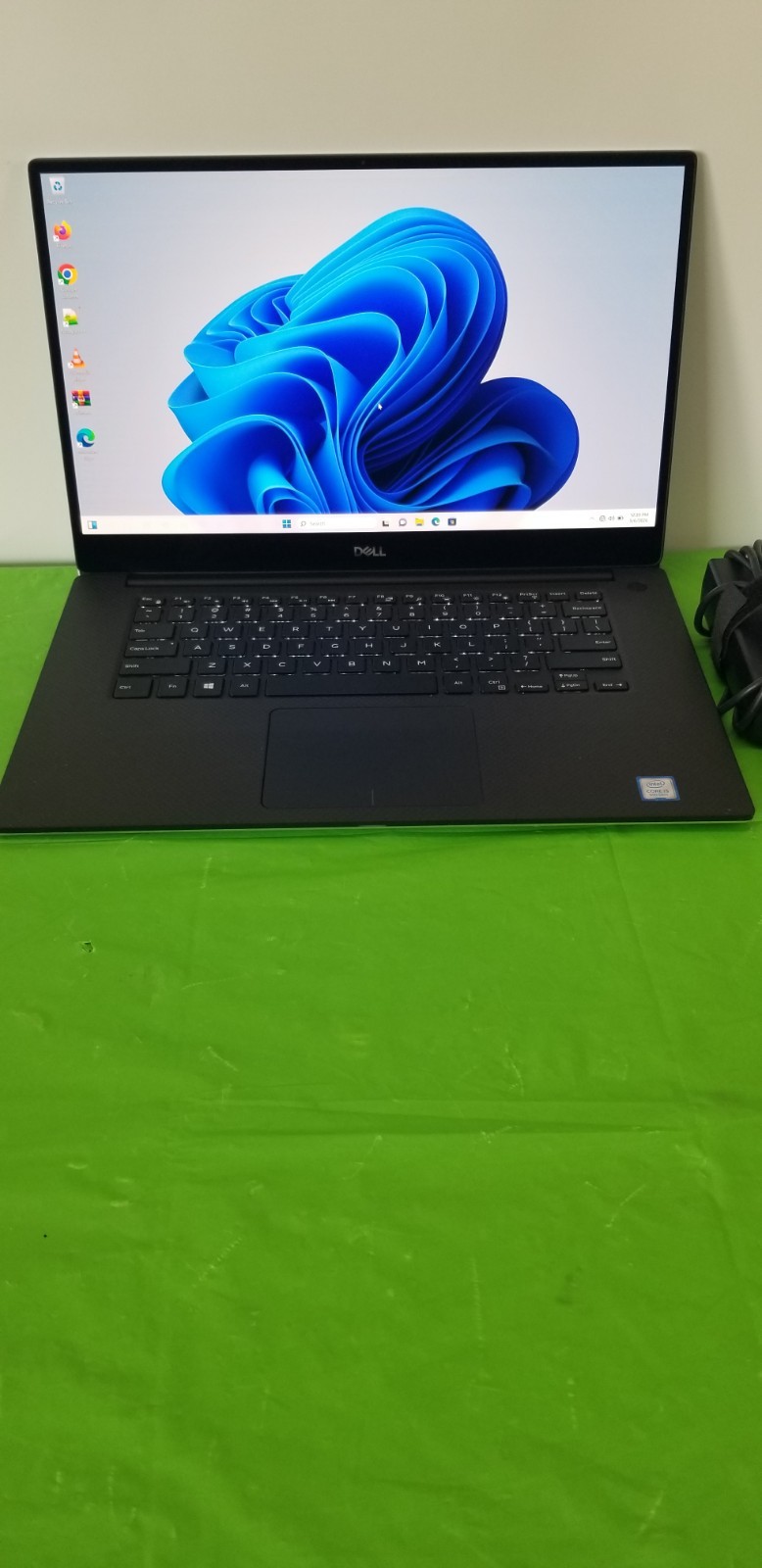 Dell XPS 15 7590 – Intel i5-9300H 2.40GHz — 32GB RAM 512GB SSD,WIN 11