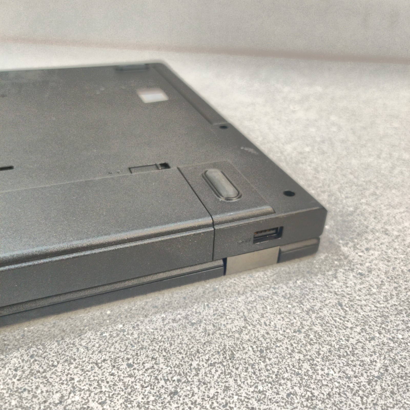 Lenovo Thinkpad L570 Intel Core i5-6200U, RAM 16GB, NO SSD/OS/AC ADAPTER – Used