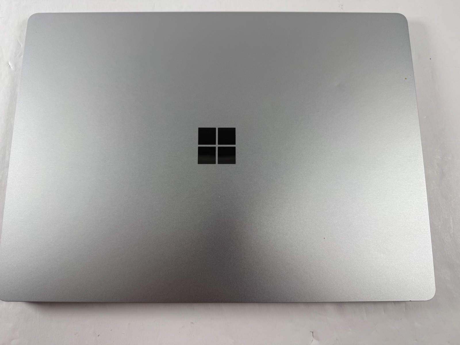 Microsoft Surface Laptop 5 13.5” 1950 Intel Core i7-1265U 16GB RAM 512GB NVME