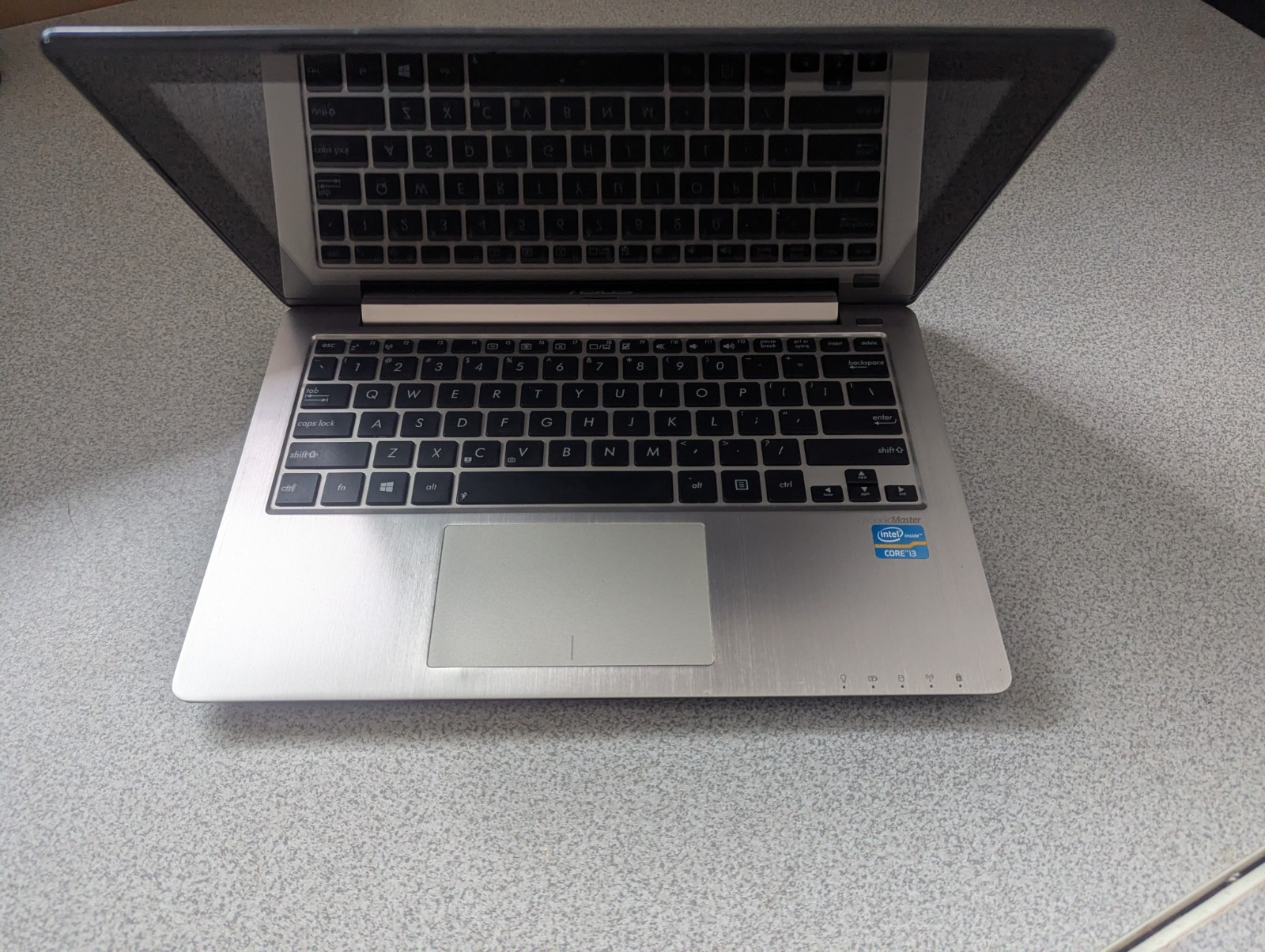 ASUS S200E 11.6in. (500GB, Intel Core i3 3rd Gen., 1.8GHz, 4GB) Notebook/Laptop