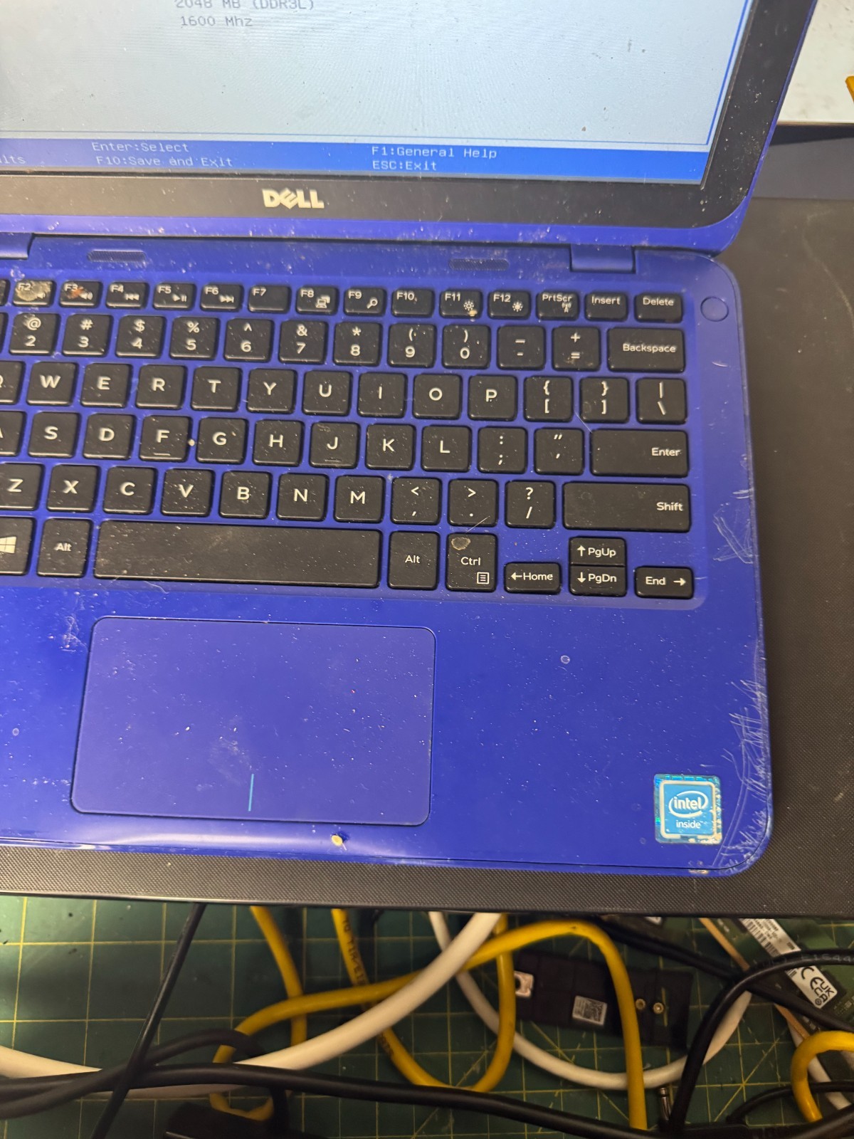 Dell Inspiron 11-3162 Celeron N3050, 2GB RAM, 32GB HDD, 11.6″ Laptop for Parts