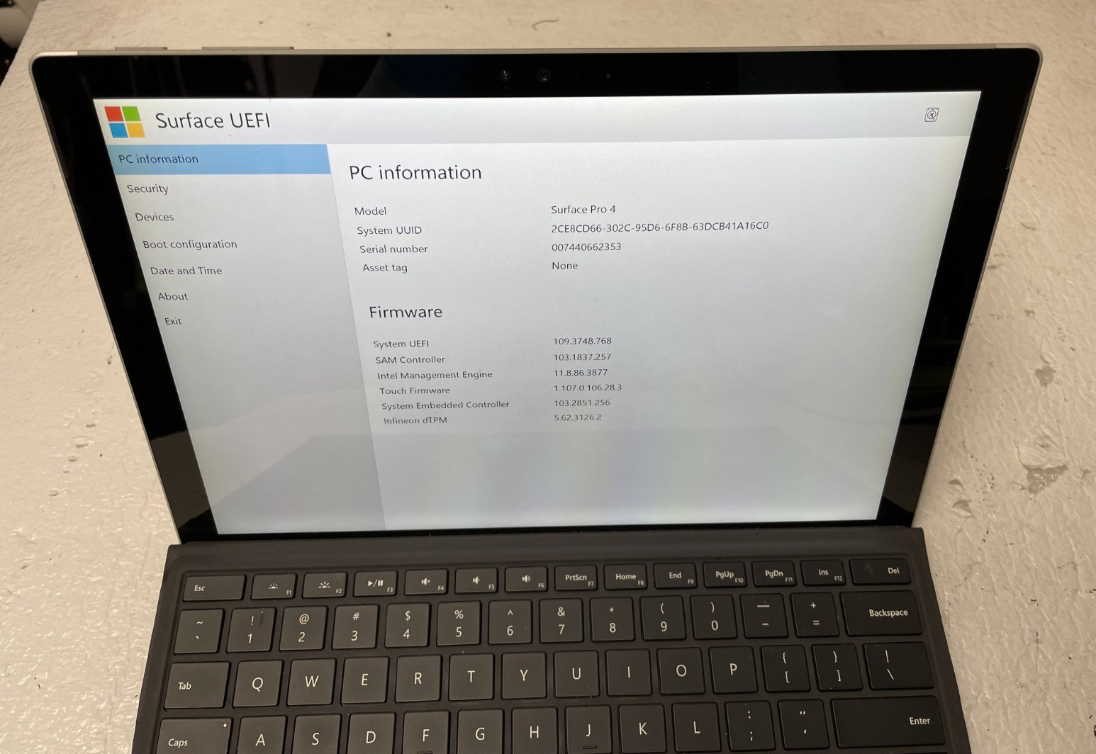 Microsoft Surface Pro 4 1724 i5 8GB RAM 256GB SSD NO OS For Parts *READ