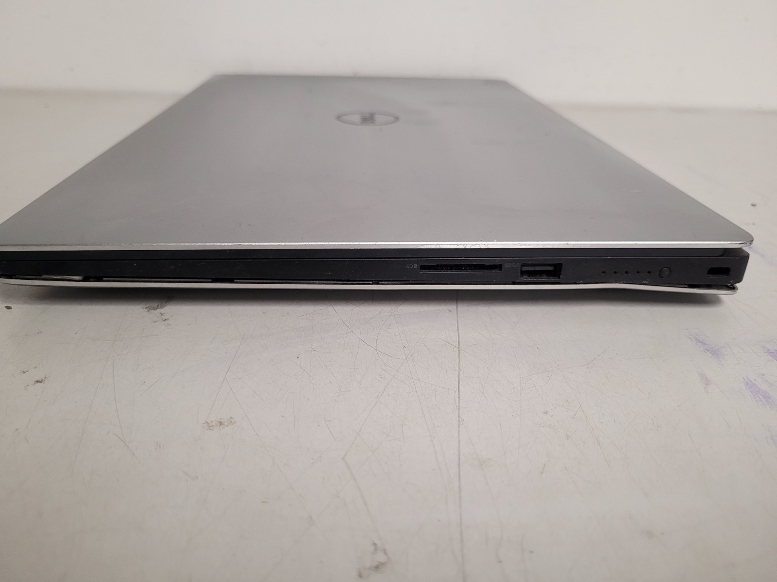 Dell xps 15 9550 15.6″ i7-6700HQ 2.6ghz 8gb ram no ssd parts read FLHFHC2