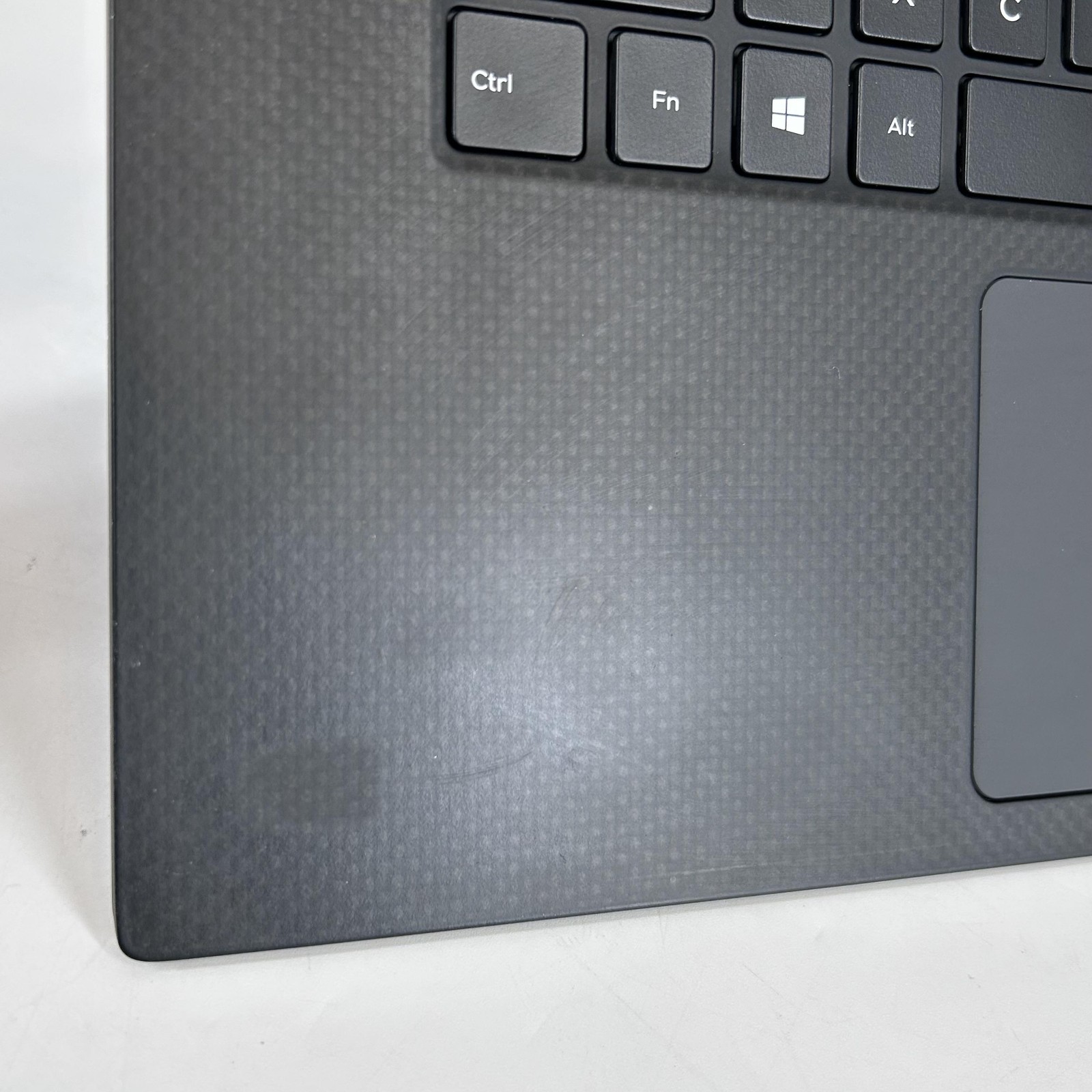Dell XPS 15 9560 FHD i7-7700HQ 2.80GHz 16GB 512GB SSD GTX 1050 Good