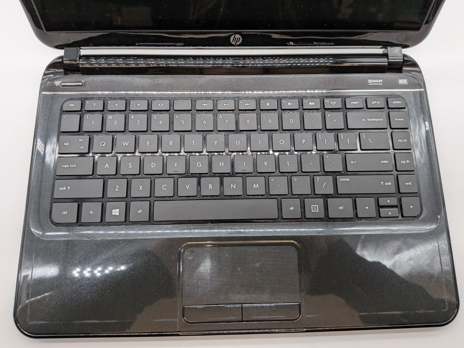 HP Pavilion SleekBook 14-b109wm 14” – Intel Celeron 1.6GHz – Bad Charge Port