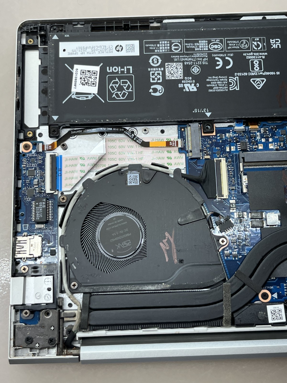 HP ProBook 445 G8 14″ Ryzen 7-5800U 1.90GHZ NO RAM/SSD/OS * FOR PARTS/REPAIR *
