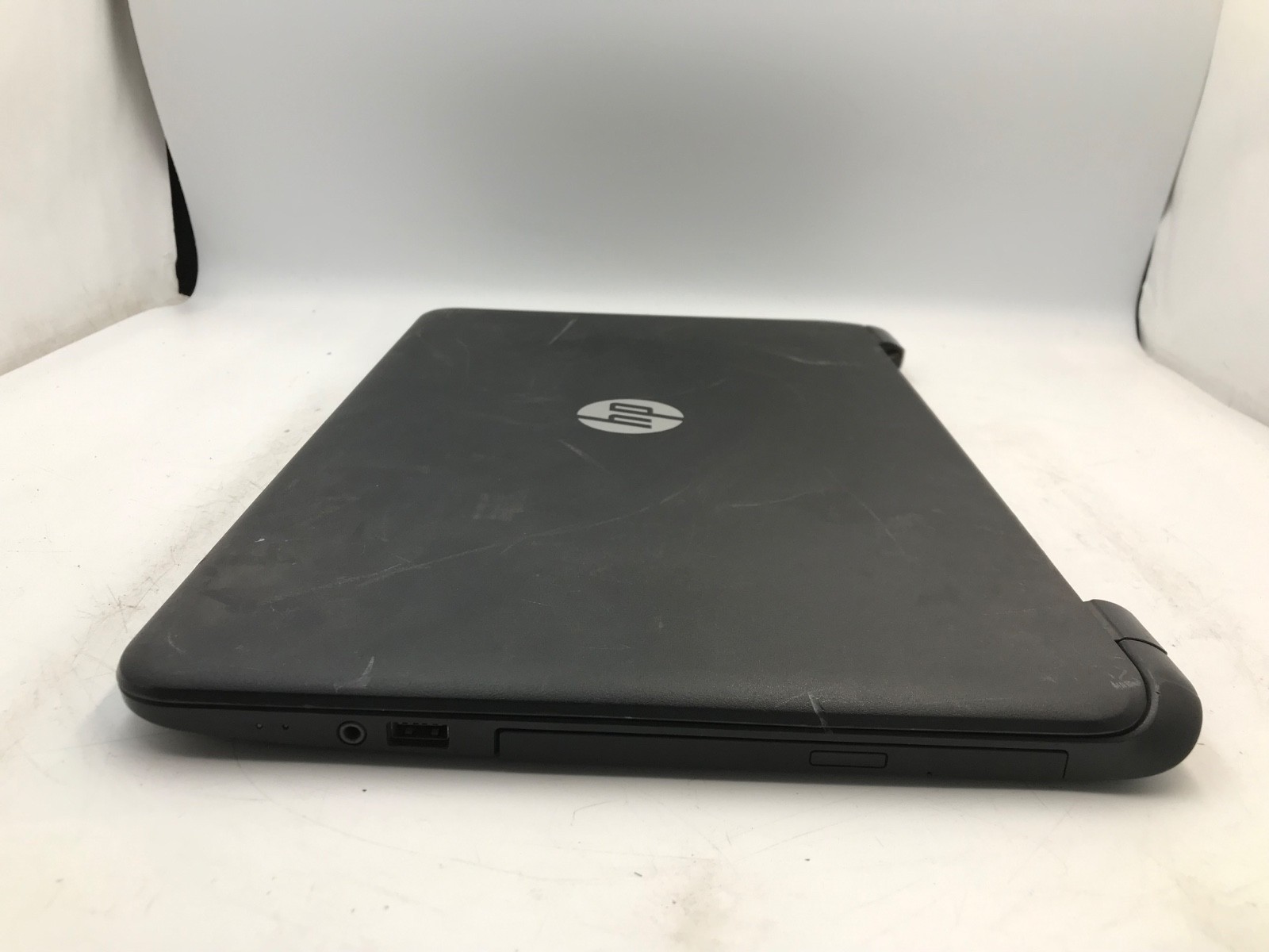 HP 15-f305dx AMD A6-5200 15″ Laptop -POWER DEAD/PARTS OR REPAIR -MZ