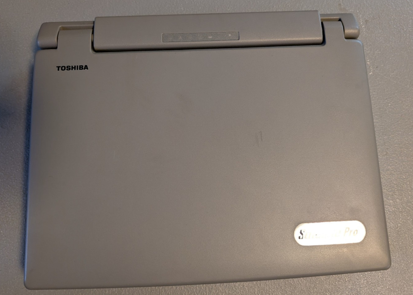 Toshiba 430CDT with docking station and extras – for repair