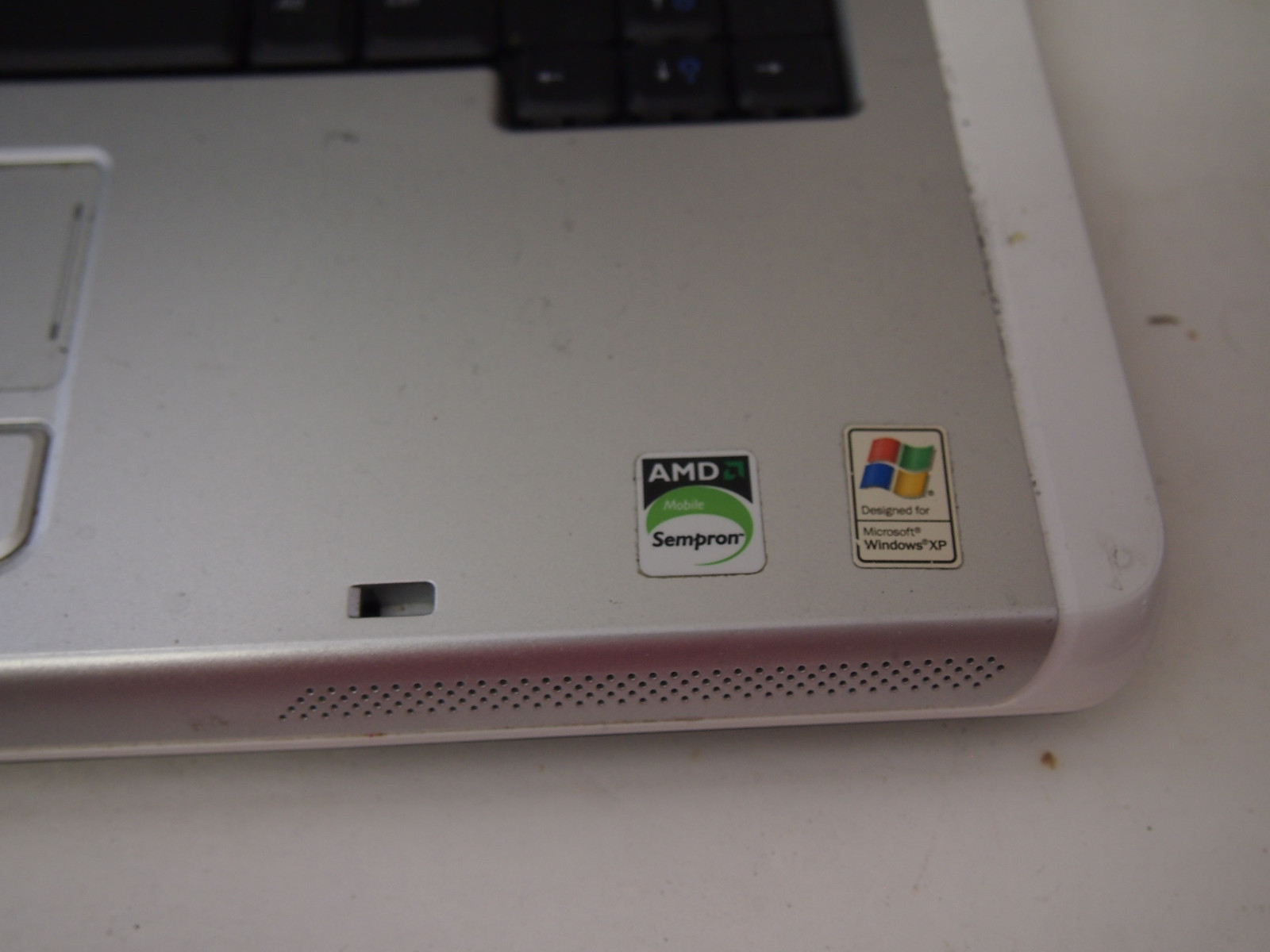 Dell Inspiron Laptop UNKOWN WORKING ORDER NO POWER CORD FOR PARTS