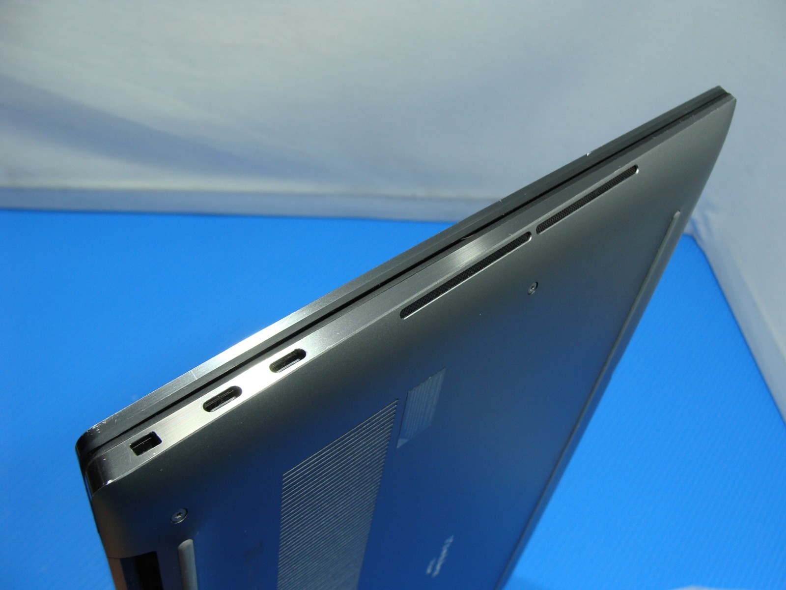 Dell Precision 5560 15.6″FHD+ i7-11850H 2.3Gh 16Gb 512GB NVIDIA T1200 4GB +PA