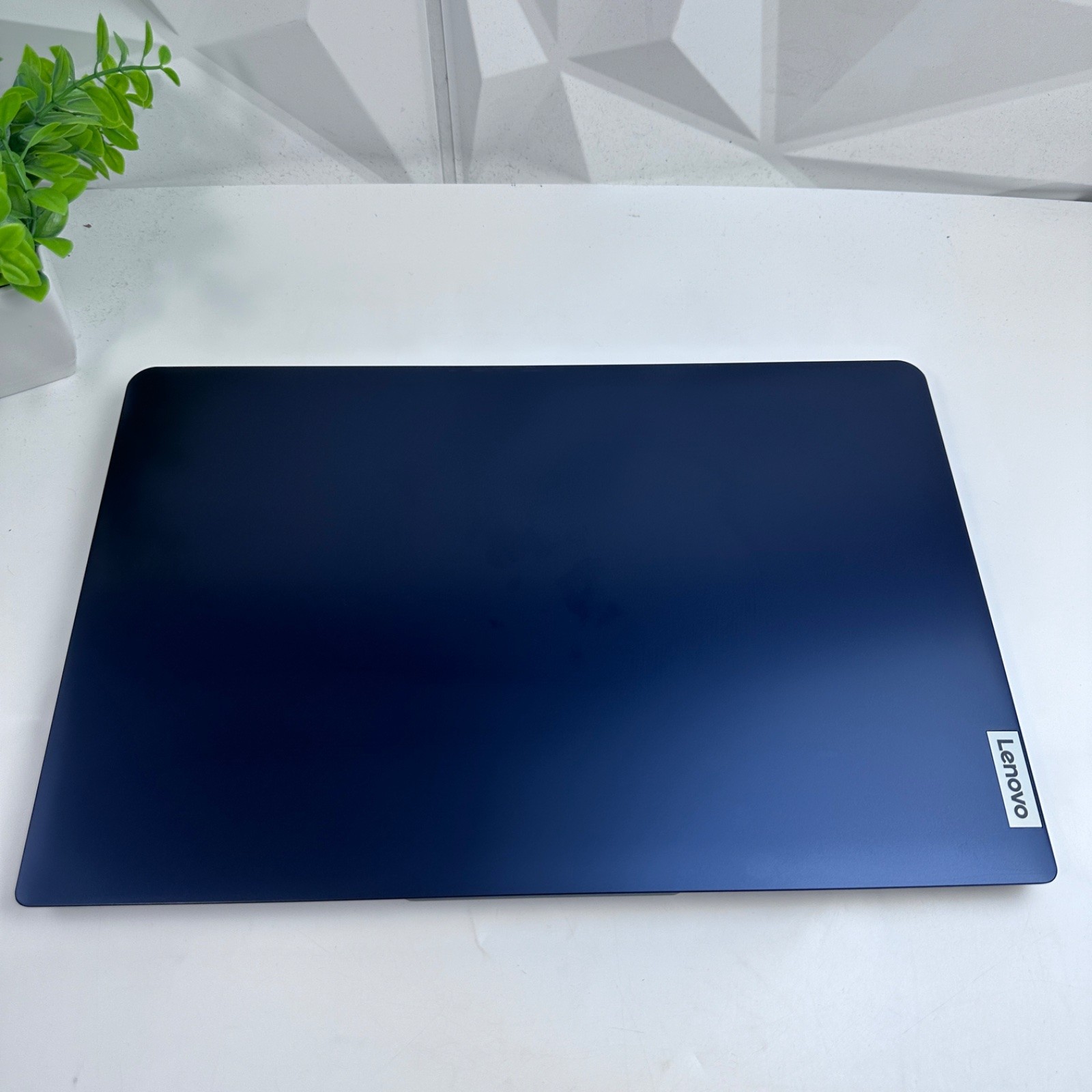 Lenovo IdeaPad 1 15 Laptop, 15.6″ FHD, Ryzen 5 7520U, 8GB, 256GB SSD