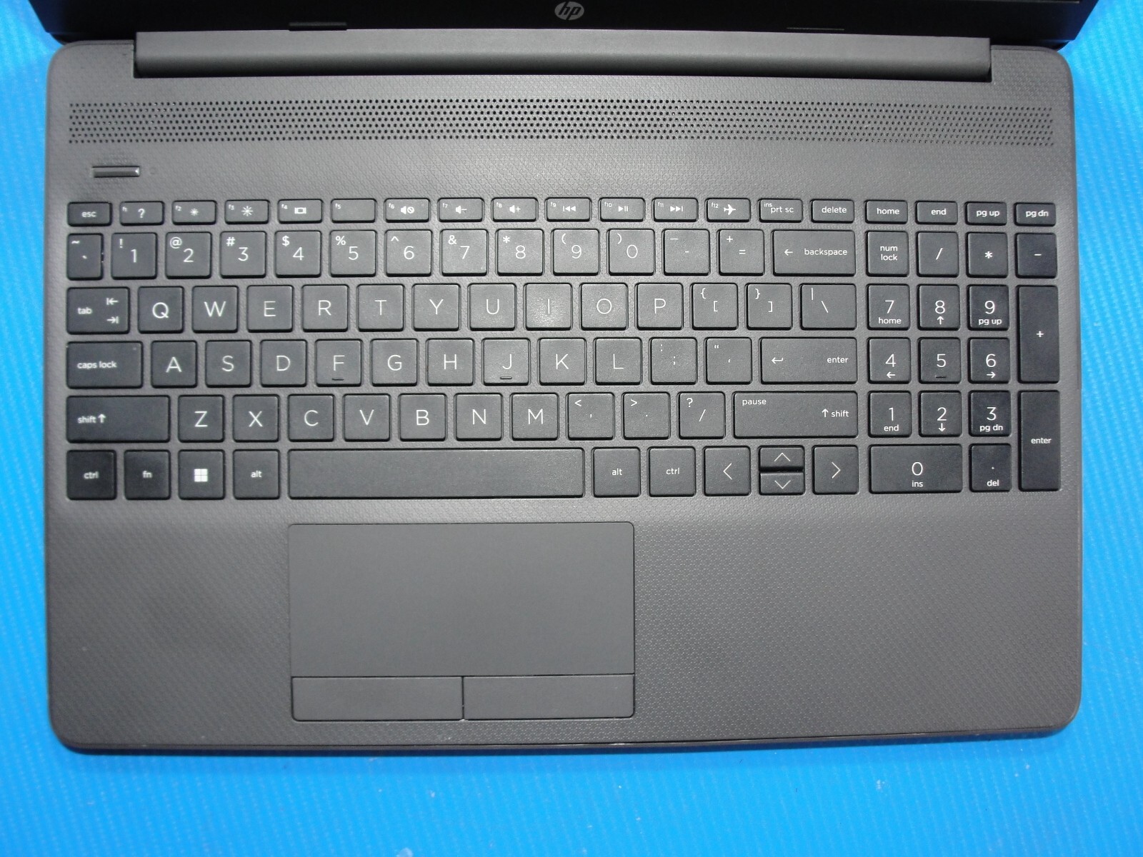 HP 255 G8 15.6” HD AMD 3020e 1.2GHz 4GB SSD Reset 128GB- Charger included