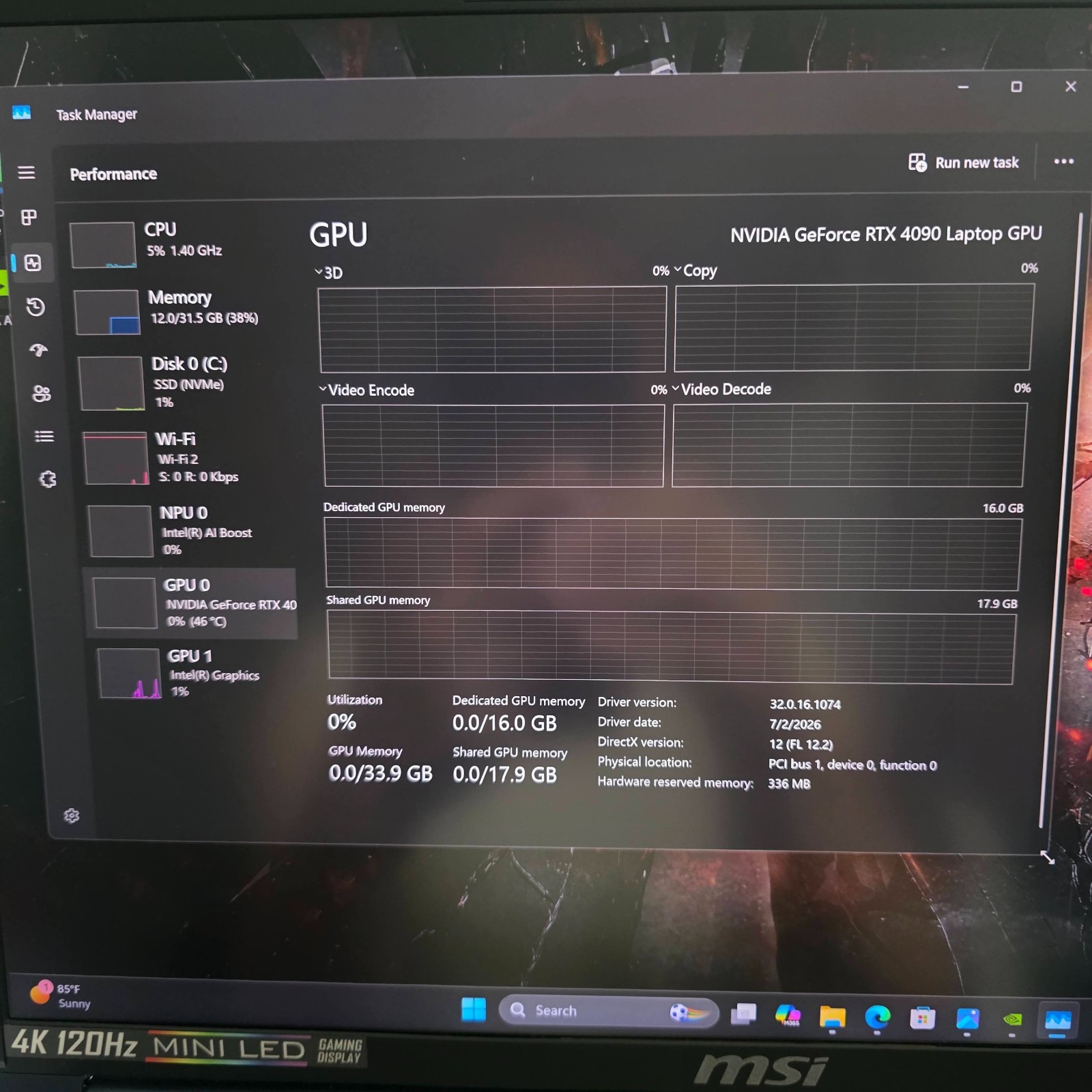 MSI Stealth 16 AI Studio 4K 120Hz Mini-LED Ultra 9 185H 32GB 2TB SSD RTX 4090