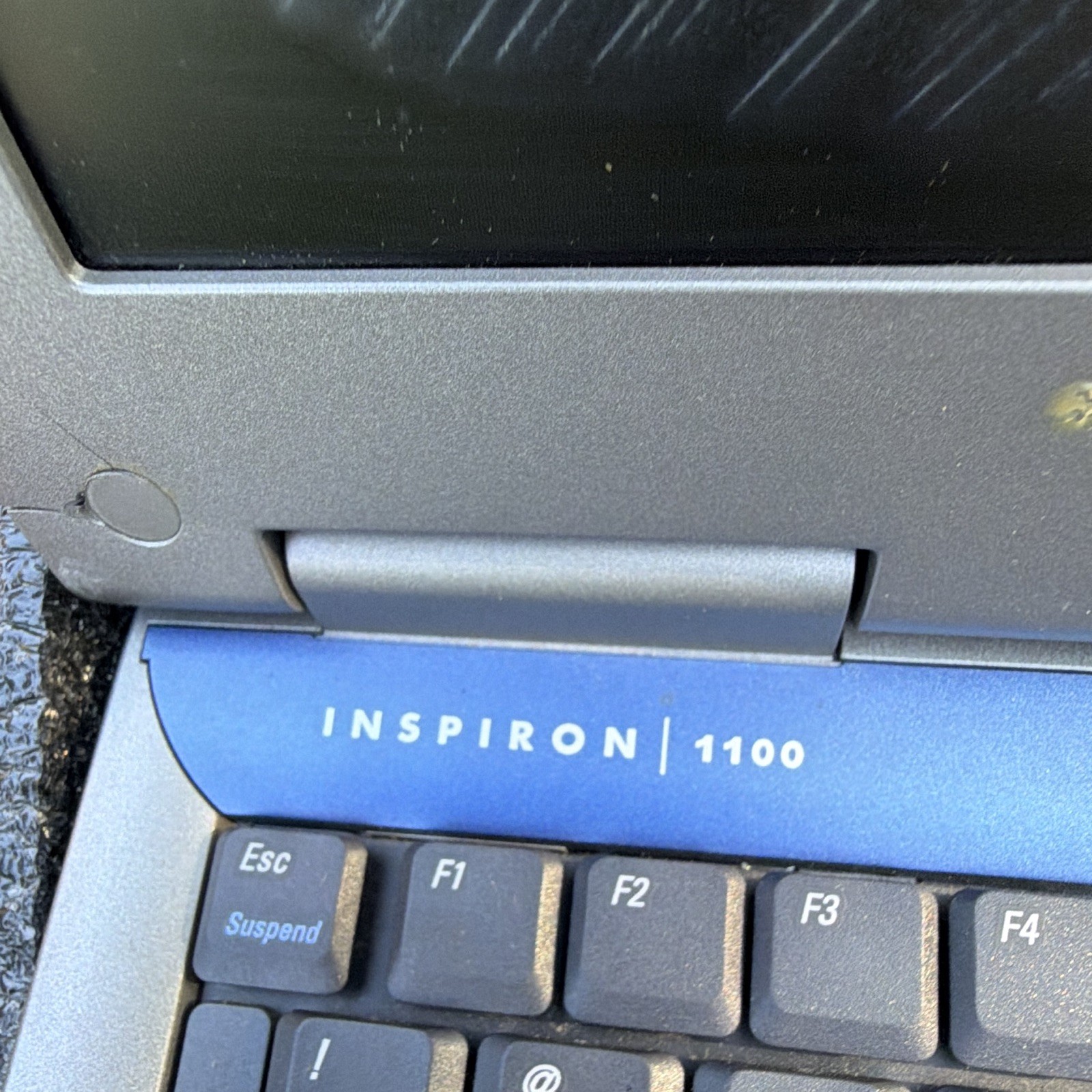 Dell Inspiron 1100 15in Laptop Pentium 4 Windows XP Home w/ Charger