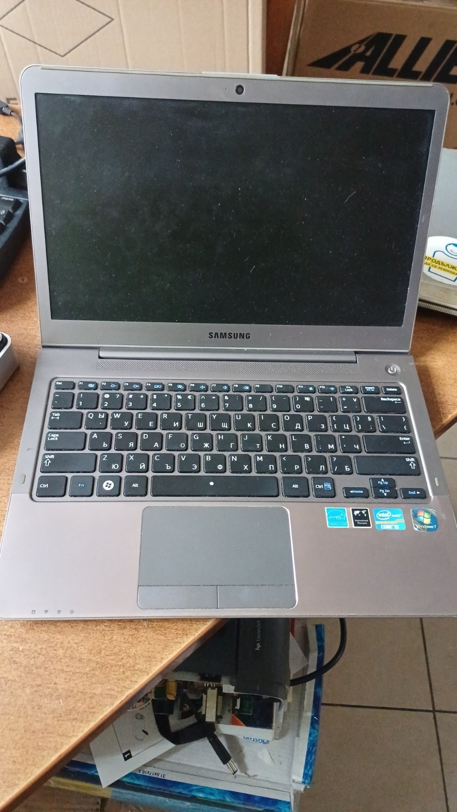 Samsung Series 5 Ultra NP530U3B – thin and light laptop